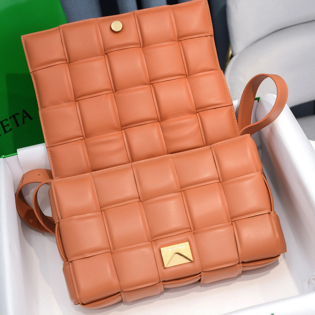 MOMO- high quality version 591970-VCQR1-7616 Cassette sheephide item：B-B000H0310C