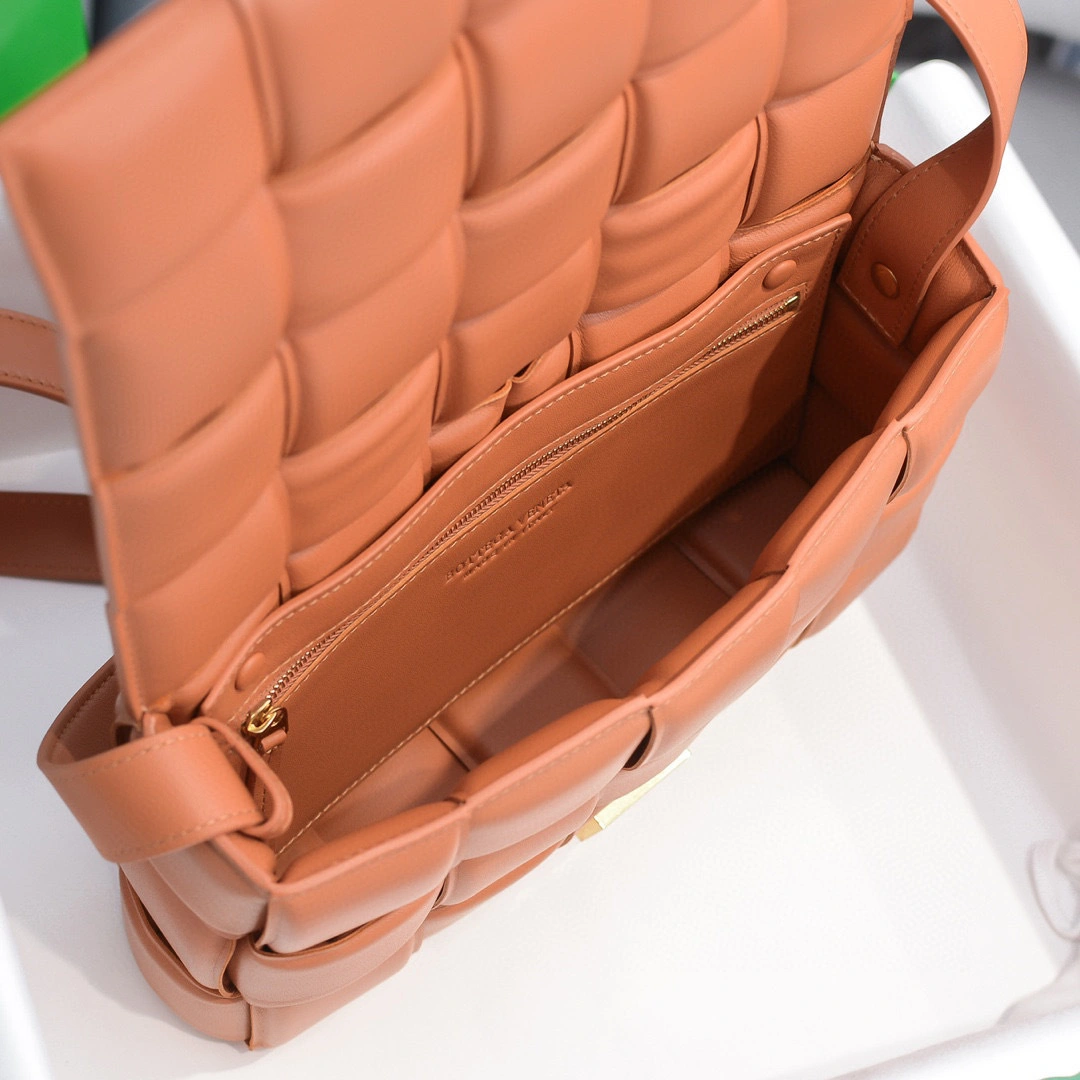 MOMO- high quality version 591970-VCQR1-7616 Cassette sheephide item：B-B000H0310C