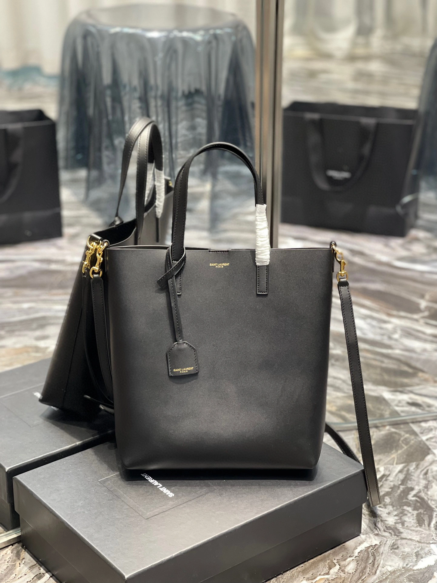 MOMO- high quality version 600307CSV0J1000 Shopping tote bag item：B-B000I1501C