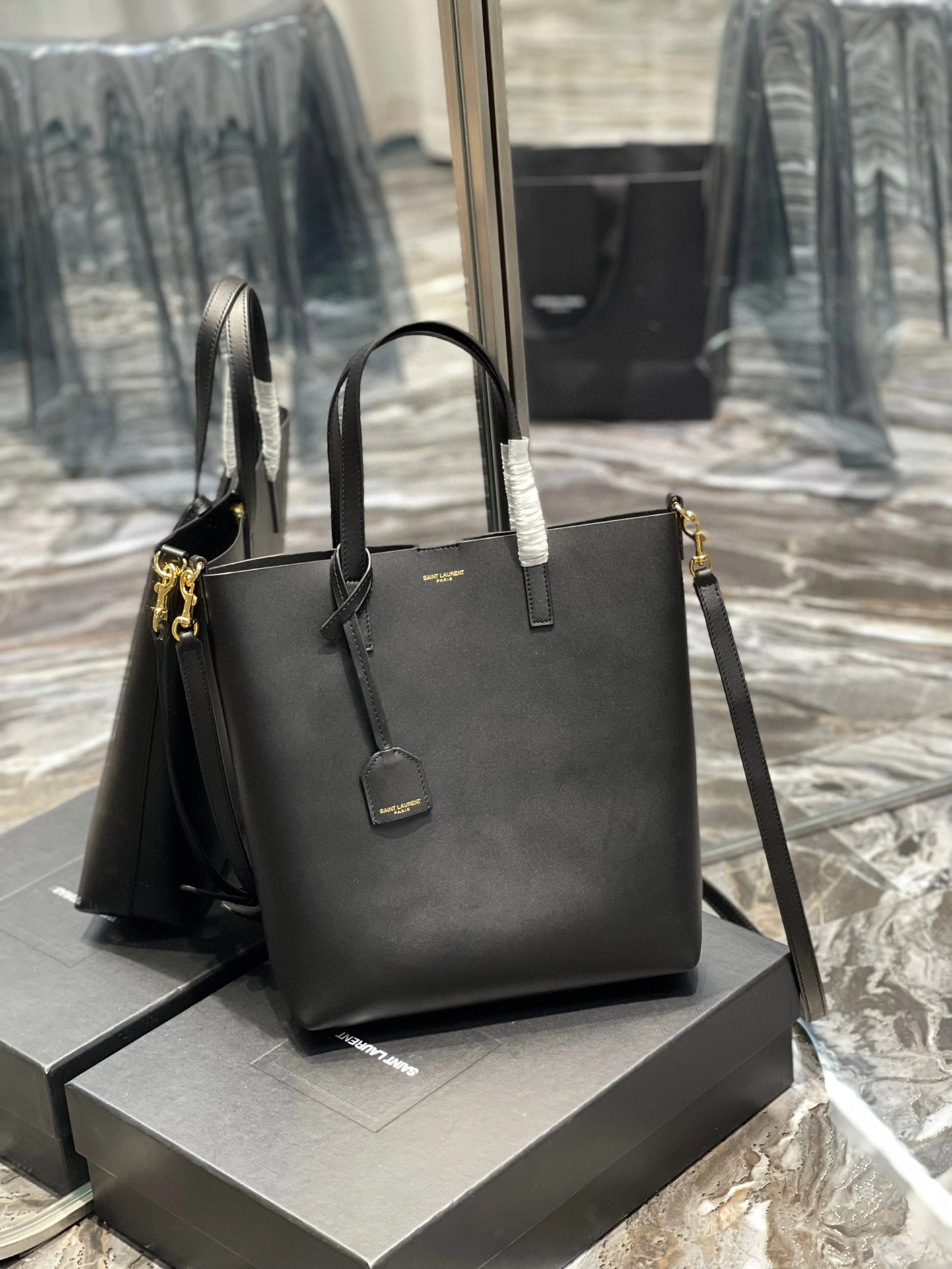 MOMO- high quality version 600307CSV0J1000 Shopping tote bag item：B-B000I1501C