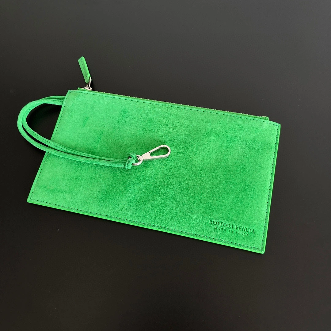 MOMO- high quality version 609175V1Q711091 sheephide item：B-B063I0713C