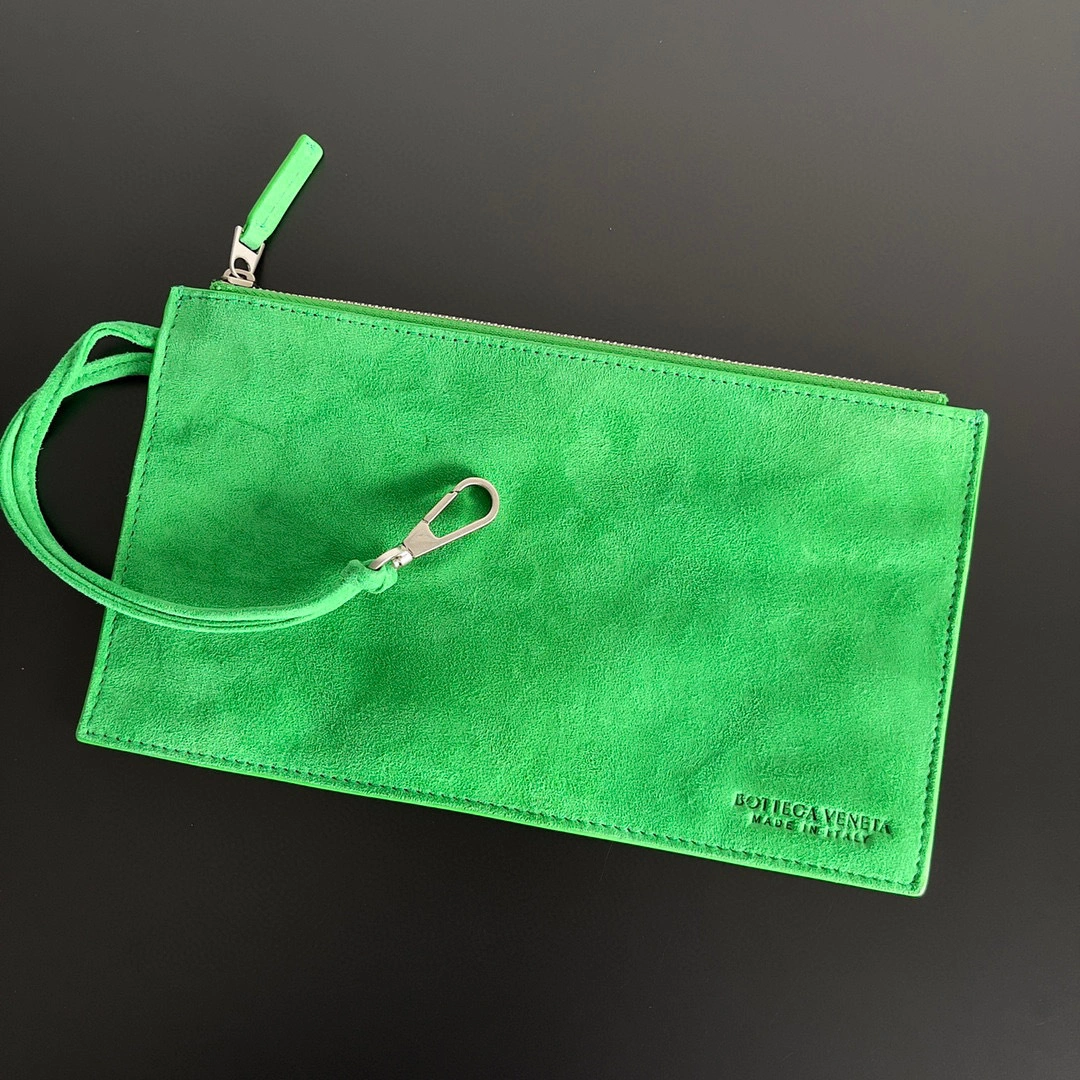 MOMO- high quality version 609175V1Q719045 item：B-B063I0714C