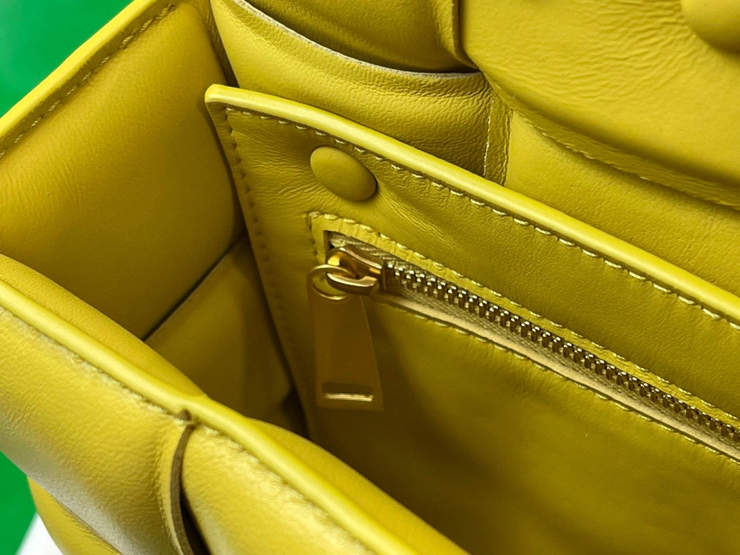 MOMO- high quality version 631421-VBWZ0-7142 lambskin item：B-B063G2226C