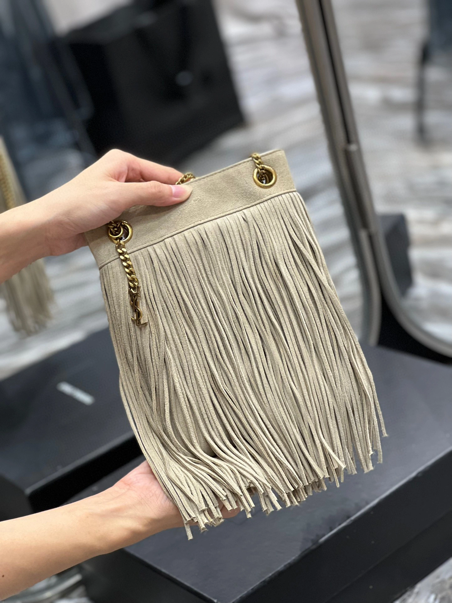 MOMO- high quality version 633753-0U0IW-1722 Grace HOBO item：B-B000I0419C