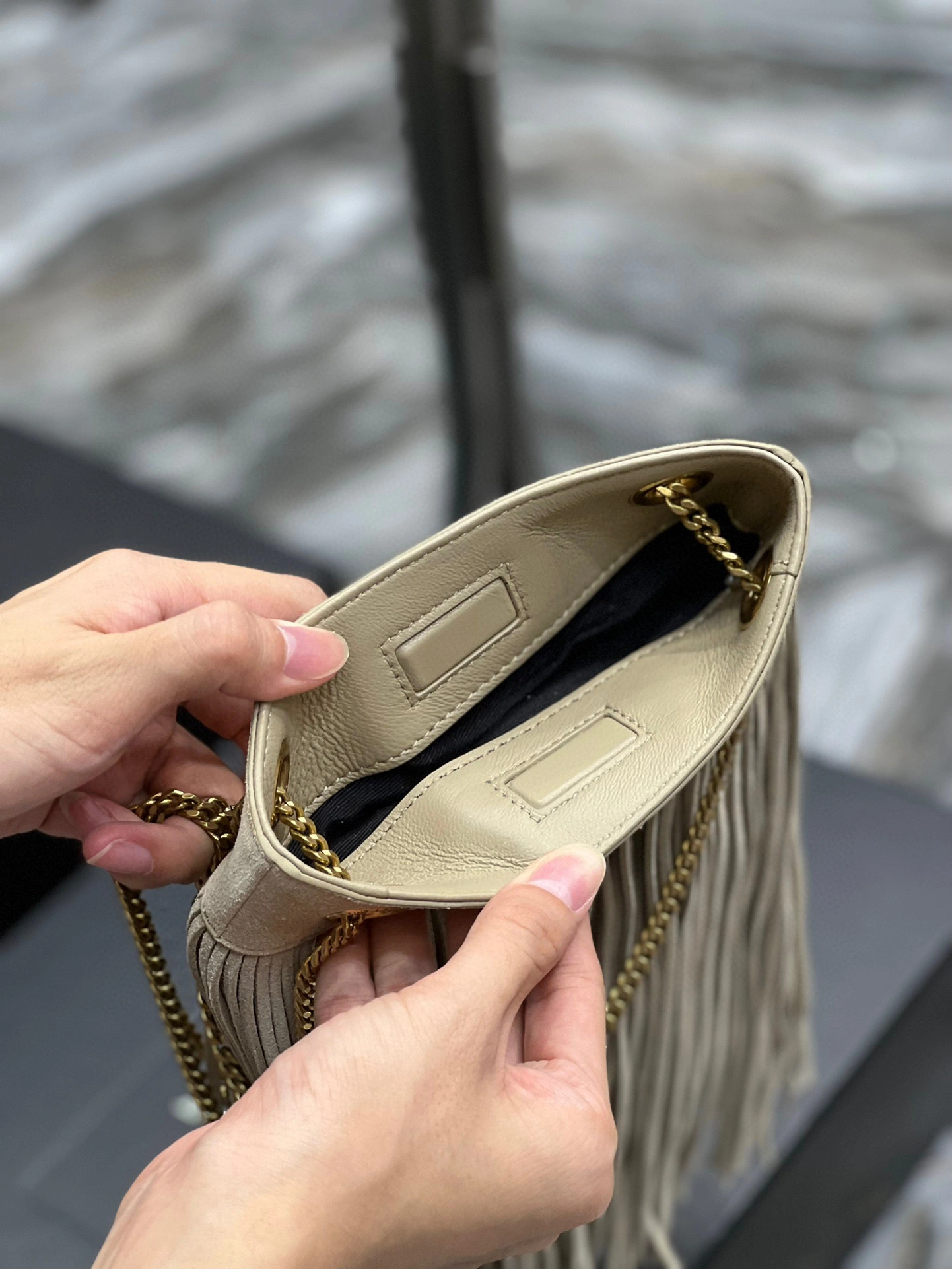 MOMO- high quality version 633753-0U0IW-1722 Grace HOBO item：B-B000I0419C