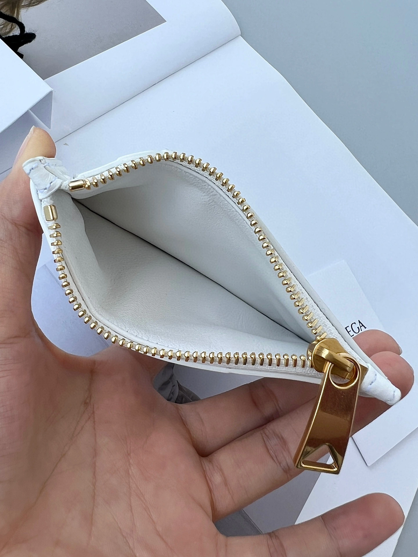 &MOMO- high quality version 651393-VCQC-49143 item：B-B063J3005C
