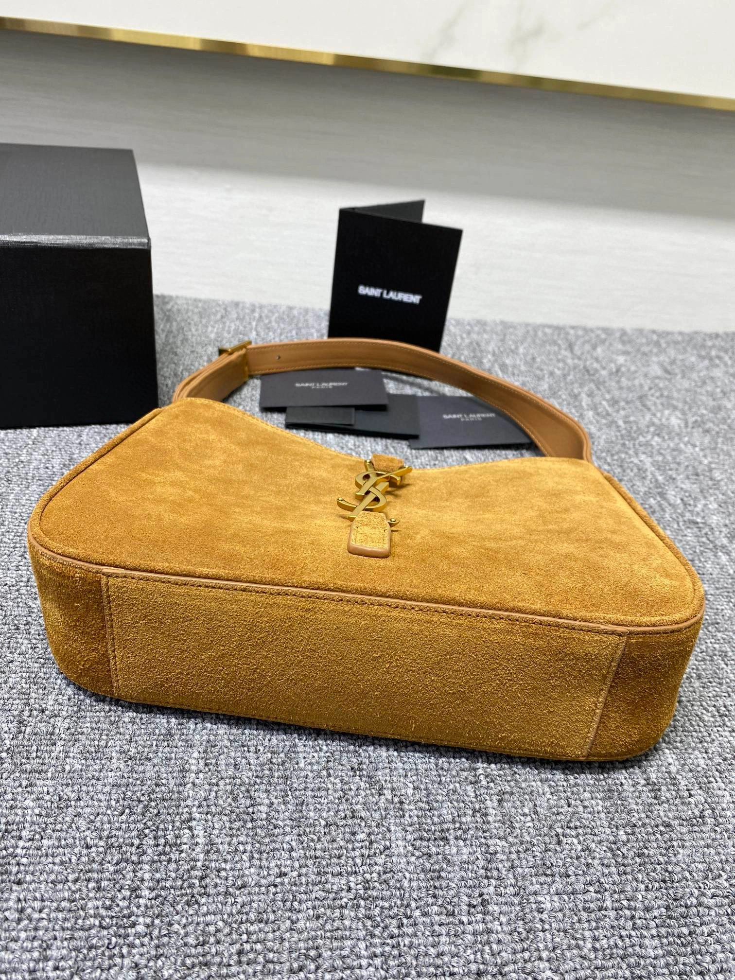 MOMO- high quality version 657228-1U80W-2314 item：B-B000I1425C