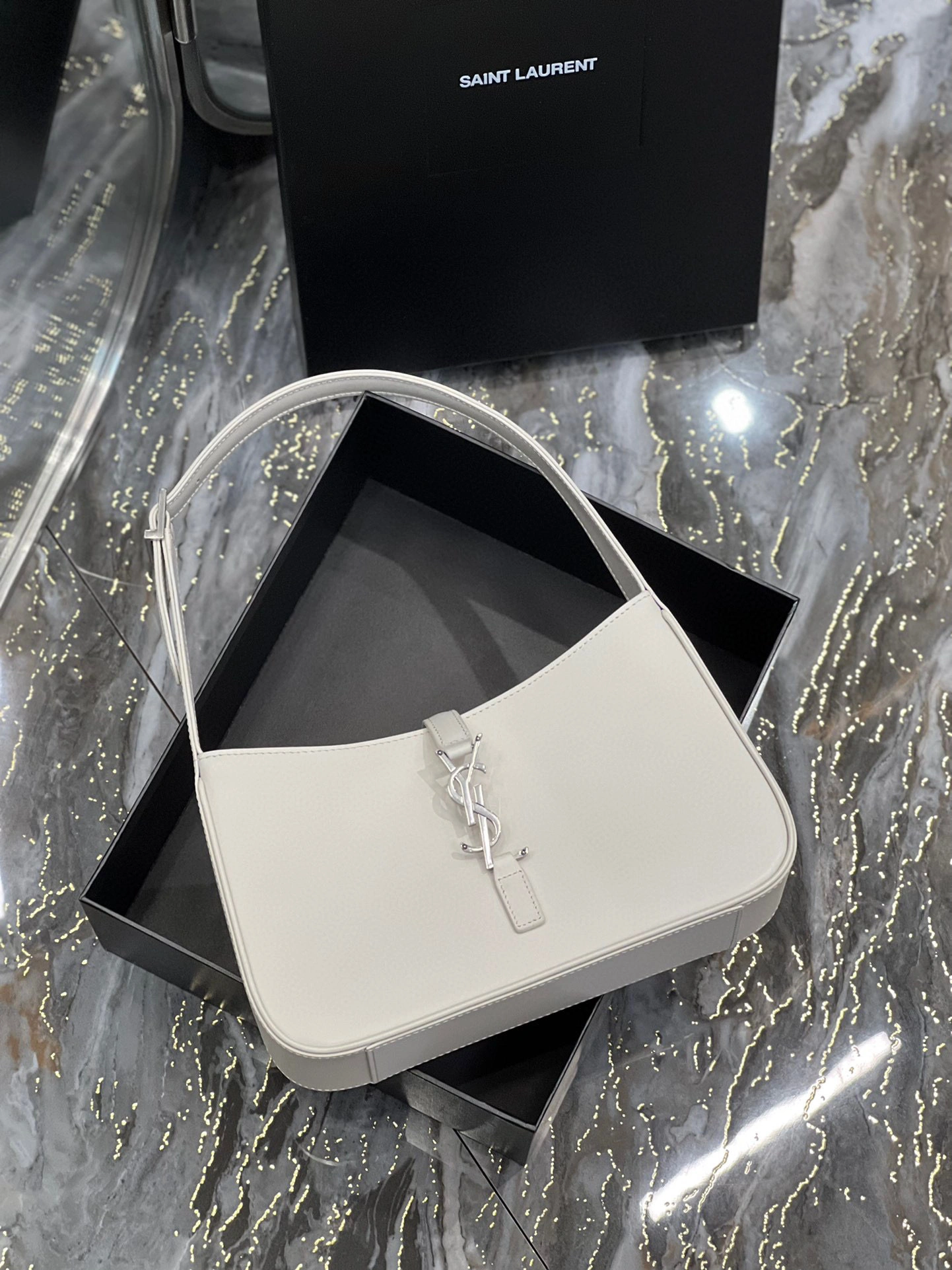 &MOMO- high quality version 657228-2R20N-9207 2022 Le5A7 Bag item：B-B000I0418C