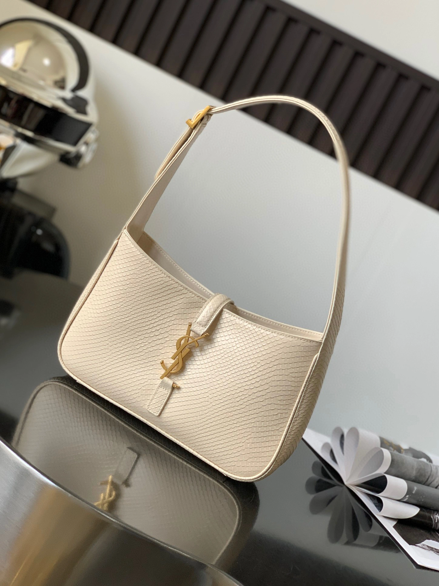 MOMO- high quality version 657228-EAAA8-9925 Le5A7 Bag item：B-B597I0937C