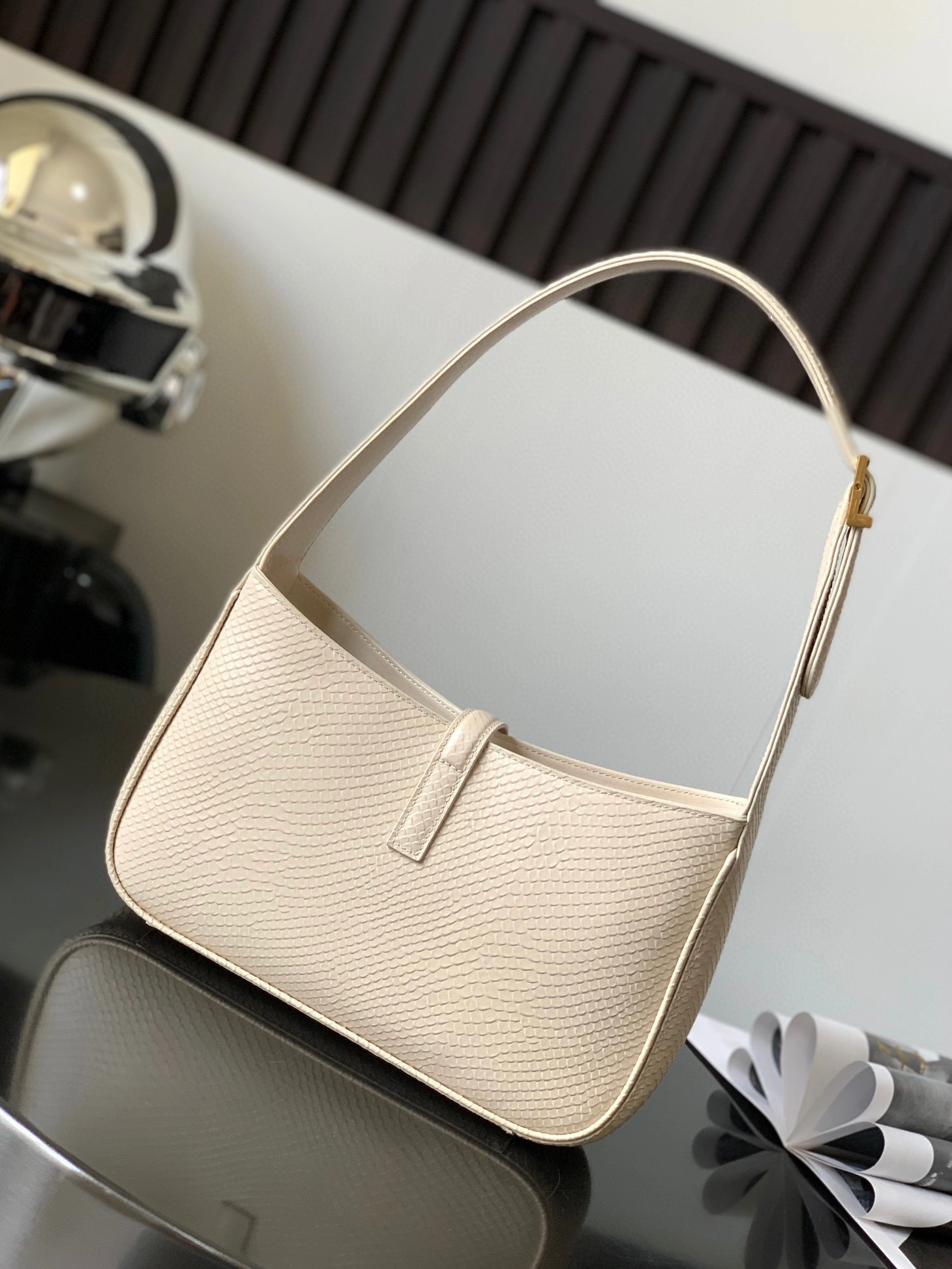MOMO- high quality version 657228-EAAA8-9925 Le5A7 Bag item：B-B597I0937C