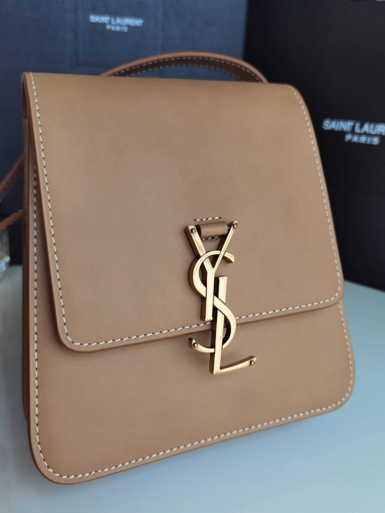 MOMO- high quality version 668809BWR6W2725 Kaia item：B-B063I0313C