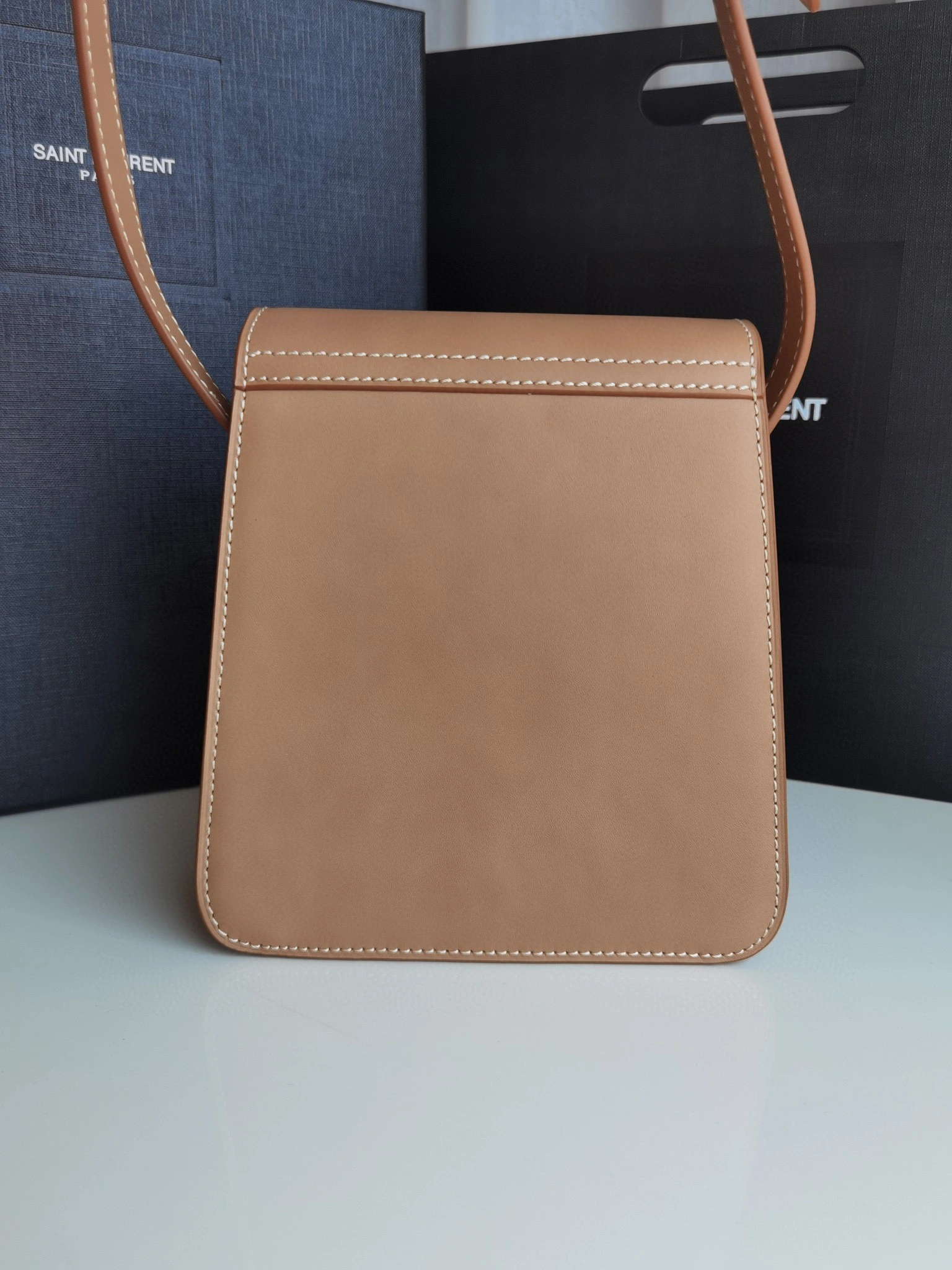 MOMO- high quality version 668809BWR6W2725 Kaia item：B-B063I0313C