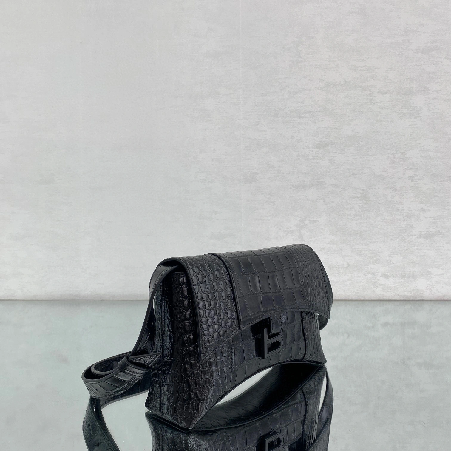 MOMO- high quality version 671355-23E87-1000 Hourglass item：B-B000G2319C