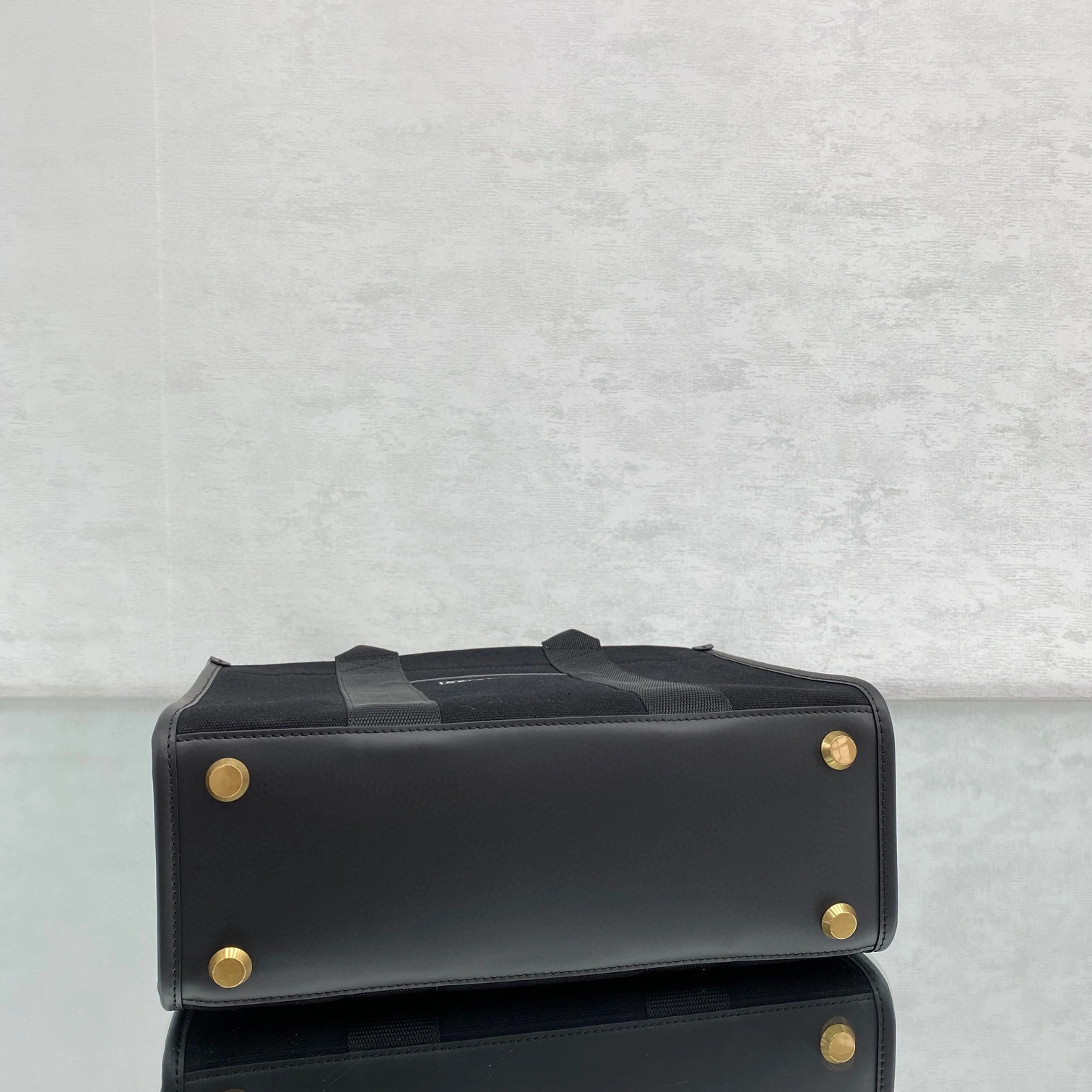 MOMO- high quality version 671402-2HHAM-1090 Hardware item：B-B000G2317C