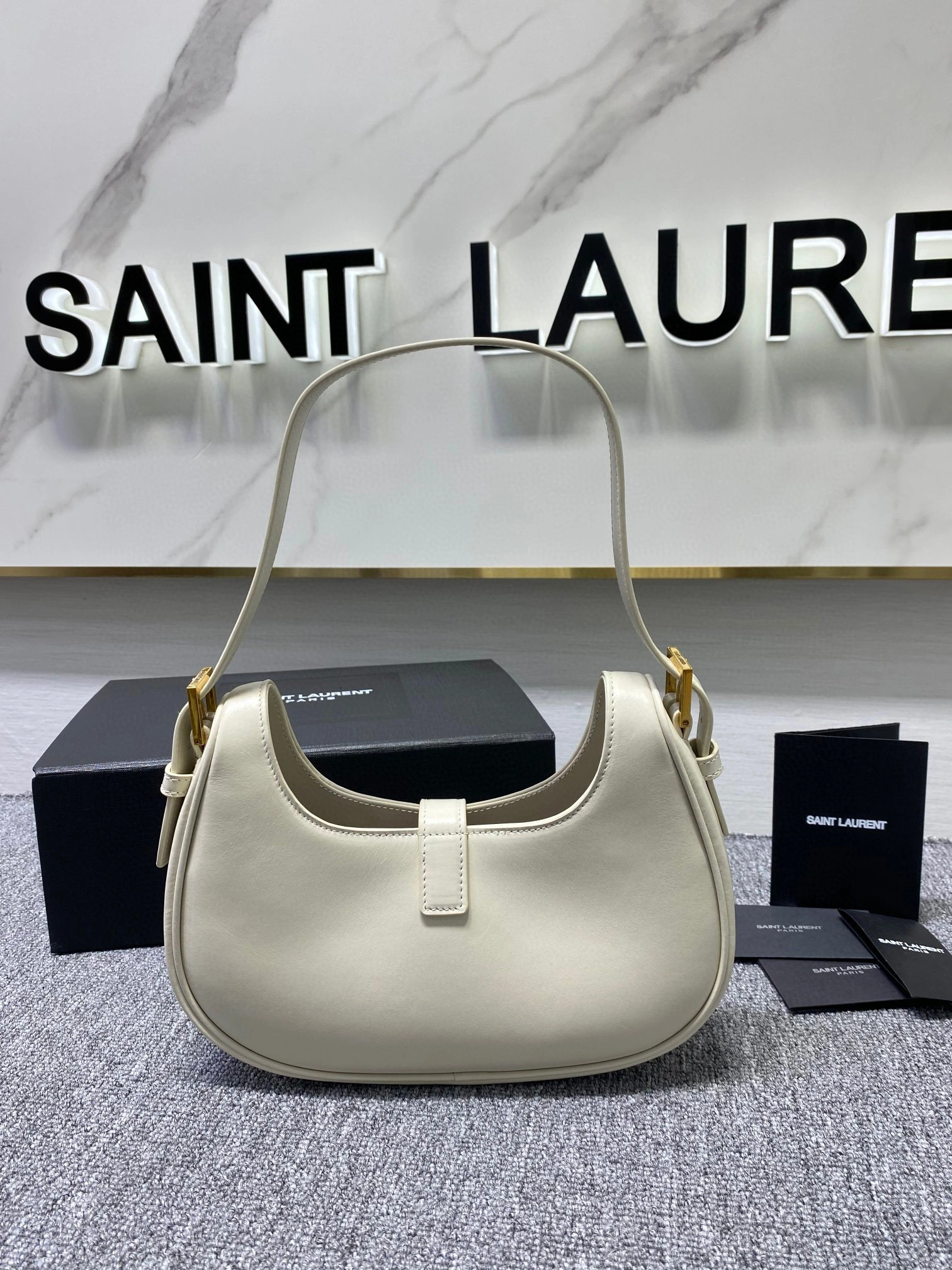 MOMO- high quality version 672615-2ZA0W-9207 cowhide item：B-B000G2910C