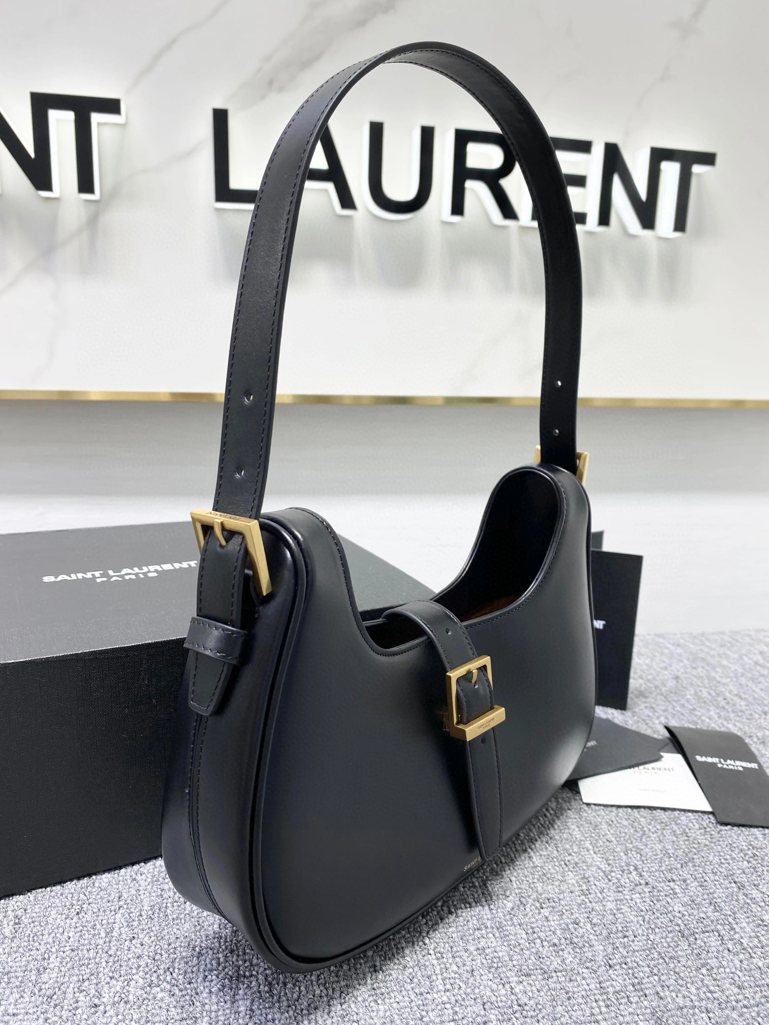 MOMO- high quality version 672615-2ZA2W-1062 cowhide item：B-B000G2909C