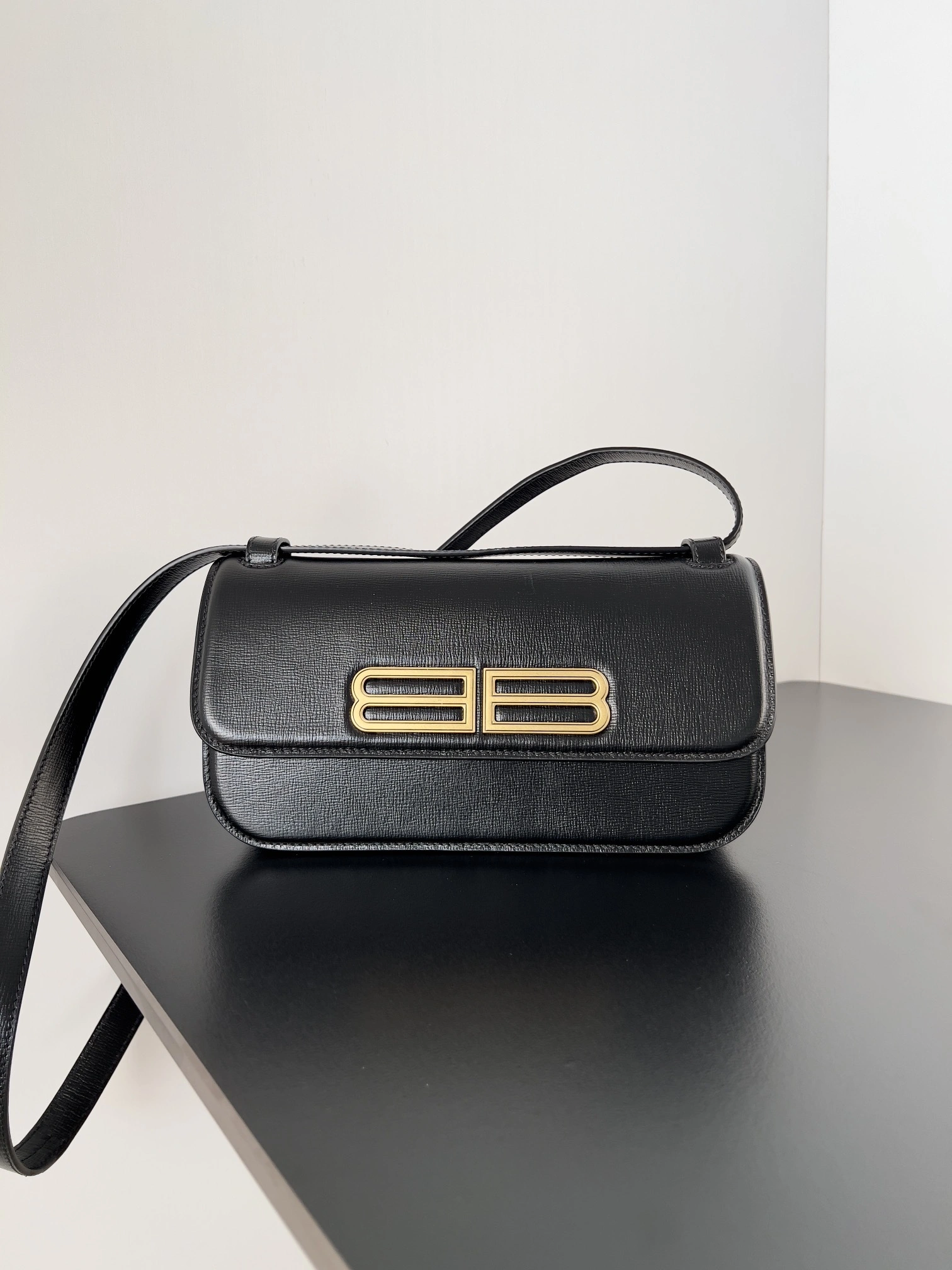 MOMO- high quality version 6746932101O1000 Gossip bag item：C-B063C1717C