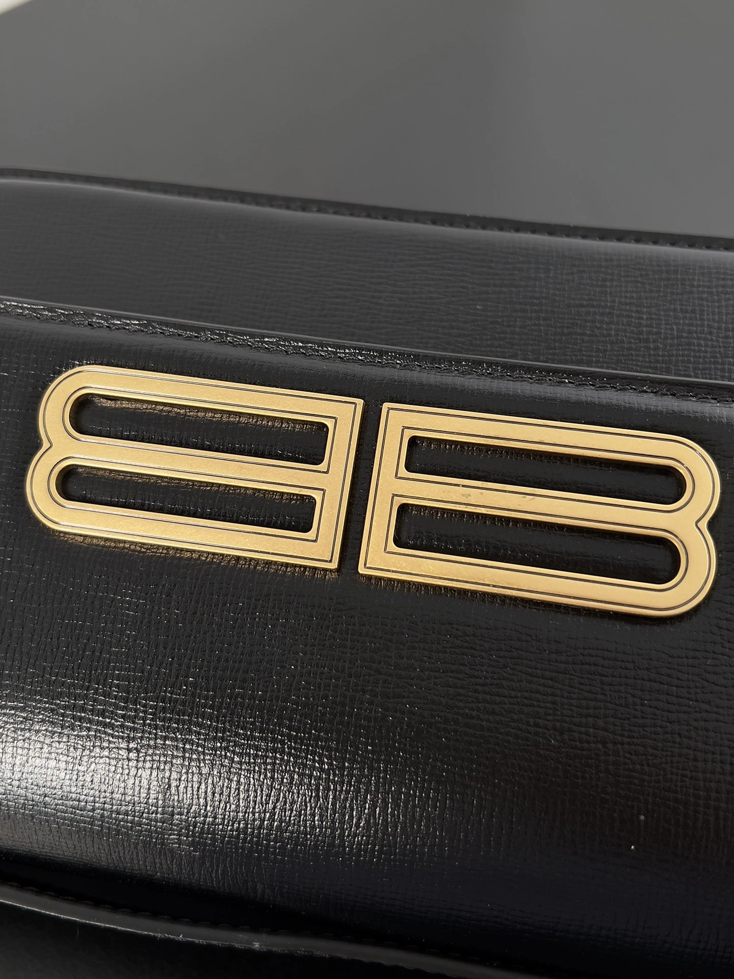 MOMO- high quality version 6746932101O1000 Gossip bag item：C-B063C1717C