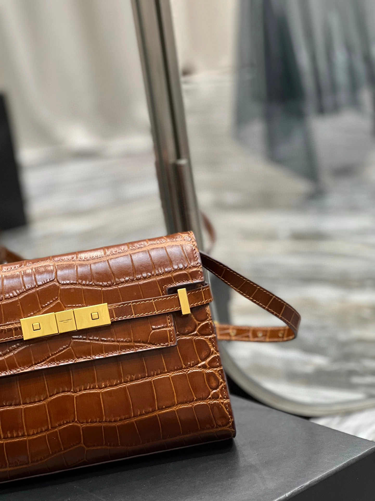 MOMO- high quality version 675626-AAAO-H2591 Manhattan item：B-B063I0407C