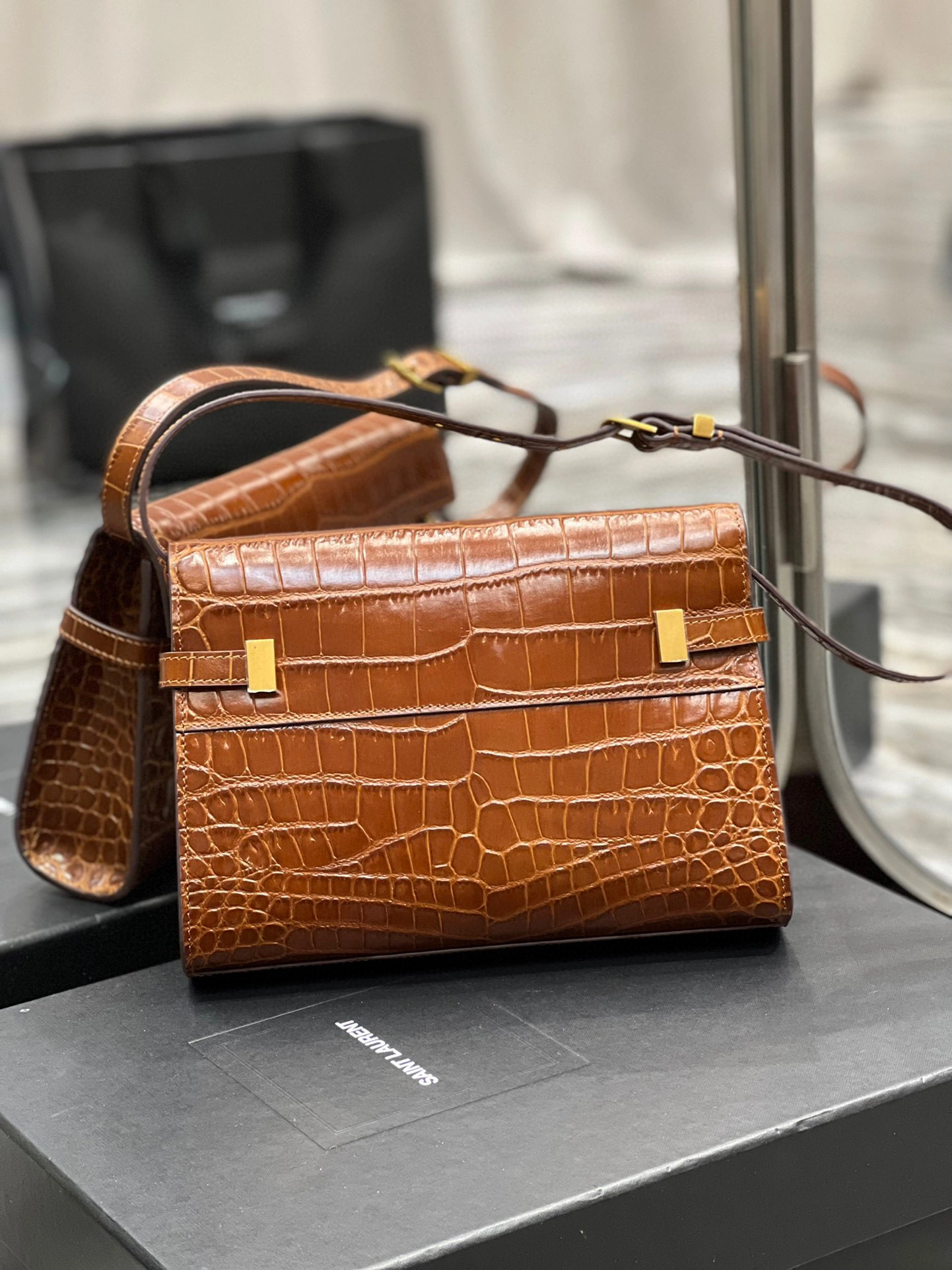 MOMO- high quality version 675626-AAAO-H2591 Manhattan item：B-B063I0407C
