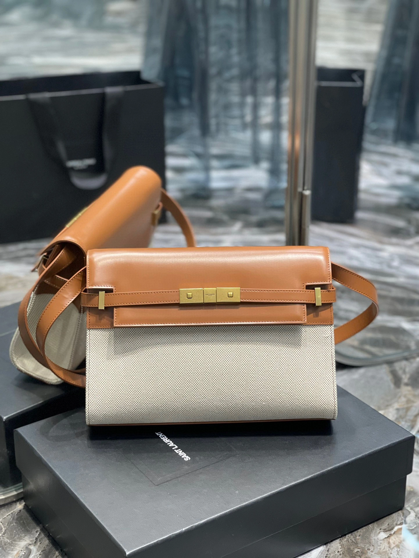 MOMO- high quality version 675626-HZD2J-9380 Manhattan item：B-B000I0415C
