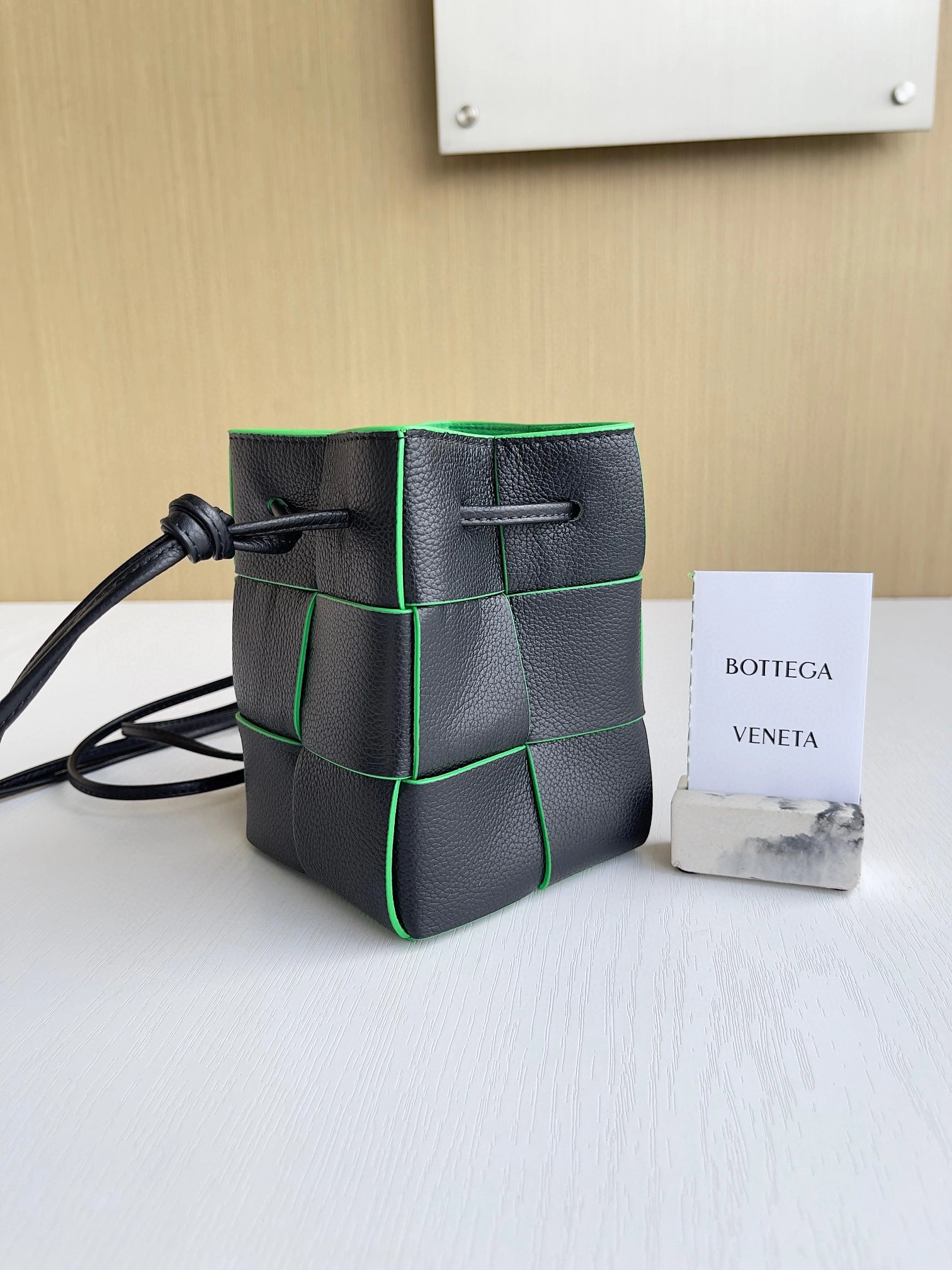 MOMO- high quality version 680217V1Q711091 item：B-B063J2209C