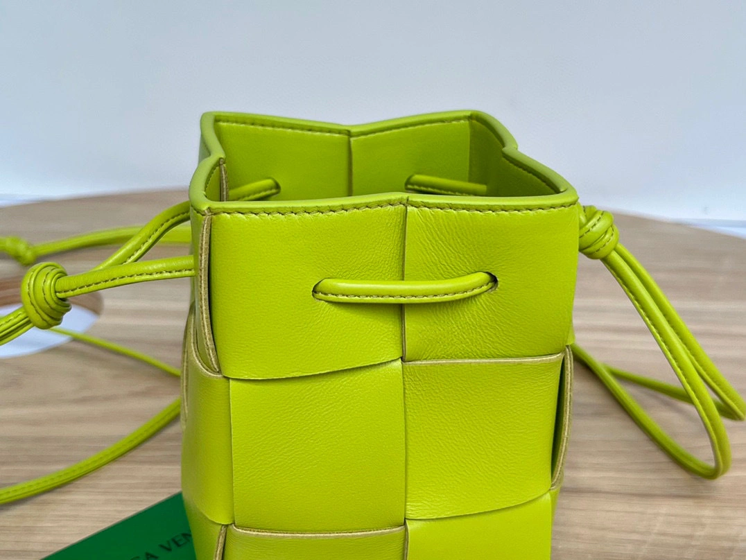 MOMO- high quality version 680217VCQC43520 item：B-B063J2205C