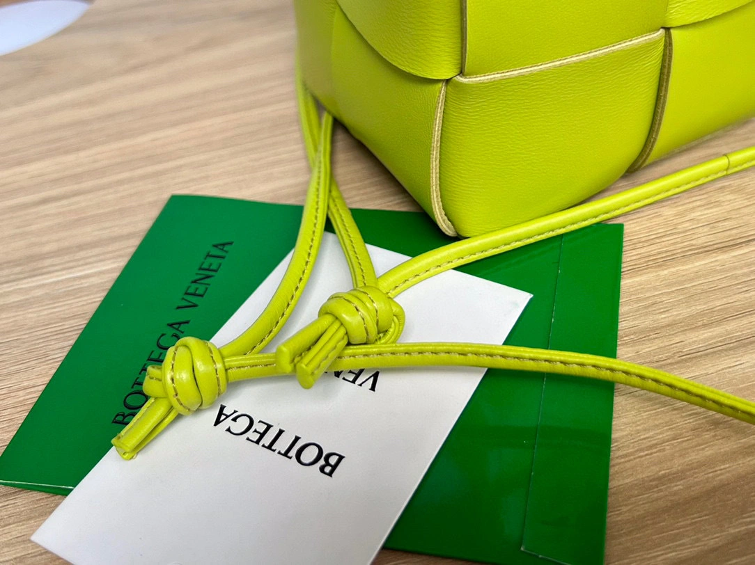 MOMO- high quality version 680217VCQC43520 item：B-B063J2205C