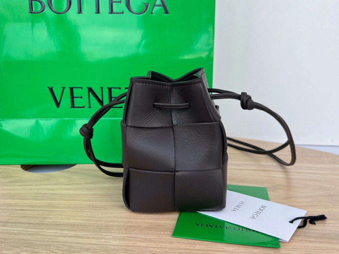 MOMO- high quality version 680217VCQC48425 item：B-B063J2208C