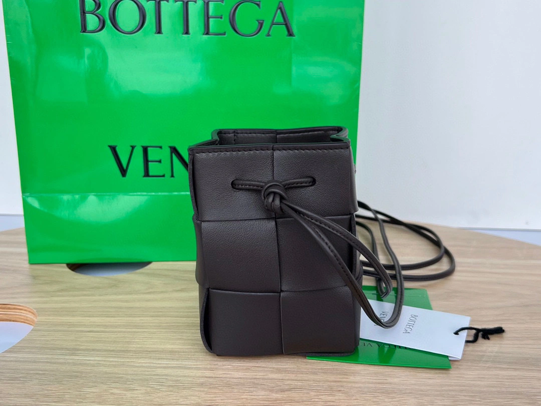 MOMO- high quality version 680217VCQC48425 item：B-B063J2208C