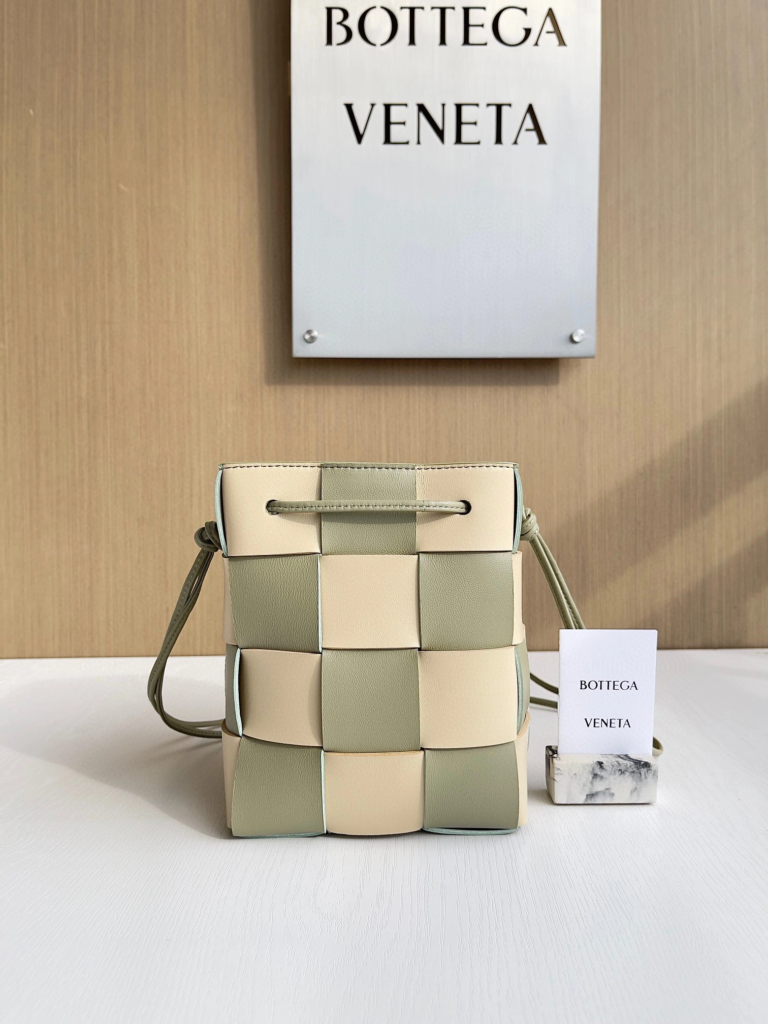 MOMO- high quality version 680218V2AC39274 item：B-B063J2210C