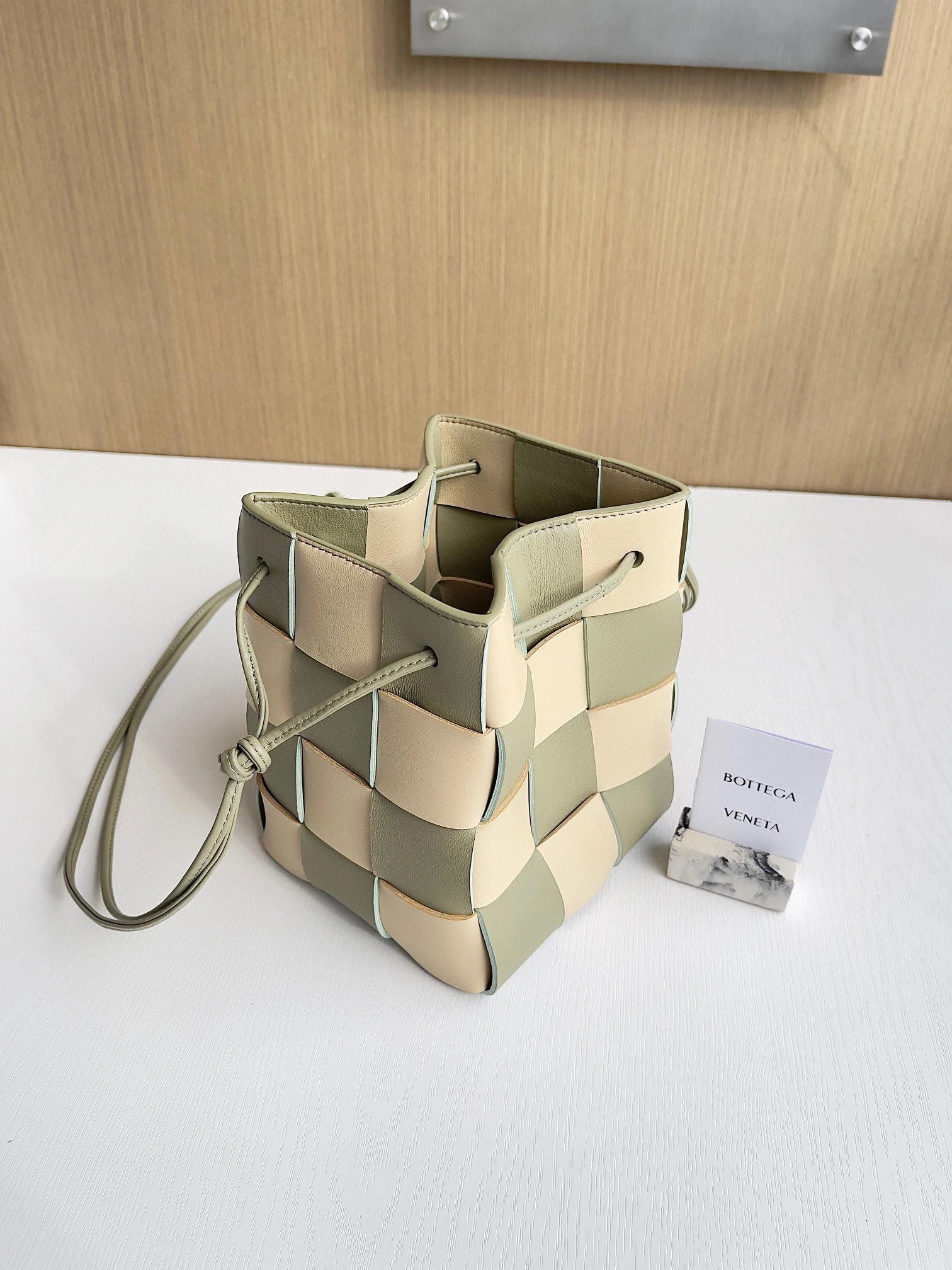 MOMO- high quality version 680218V2AC39274 item：B-B063J2210C