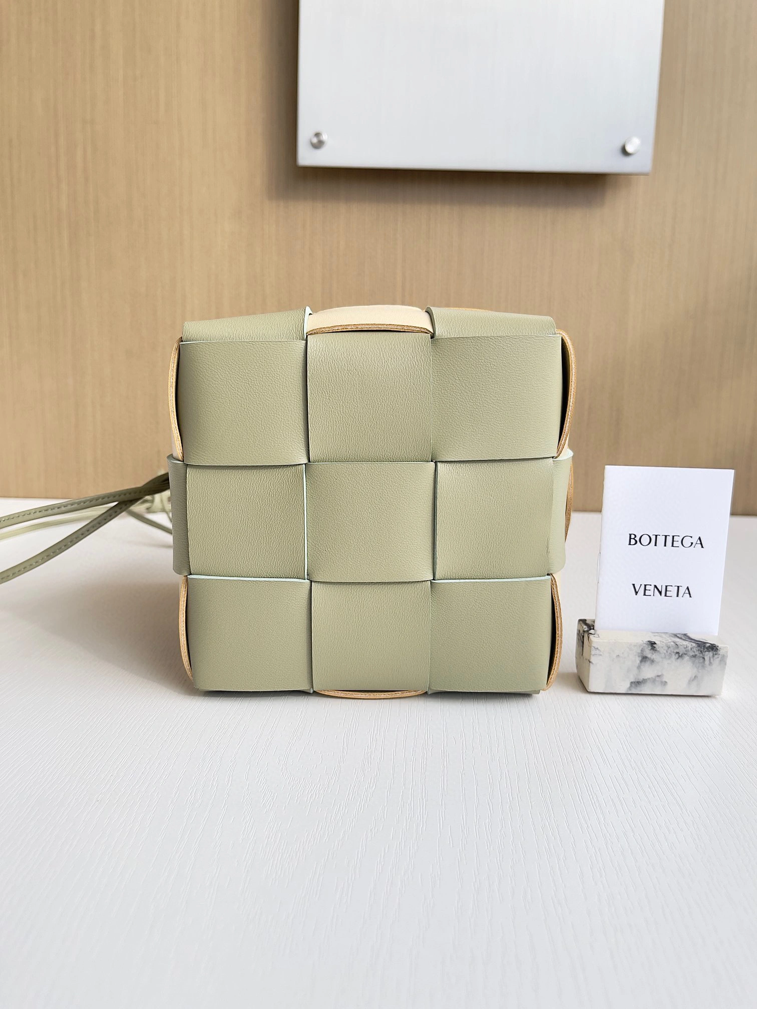 MOMO- high quality version 680218V2AC39274 item：B-B063J2210C