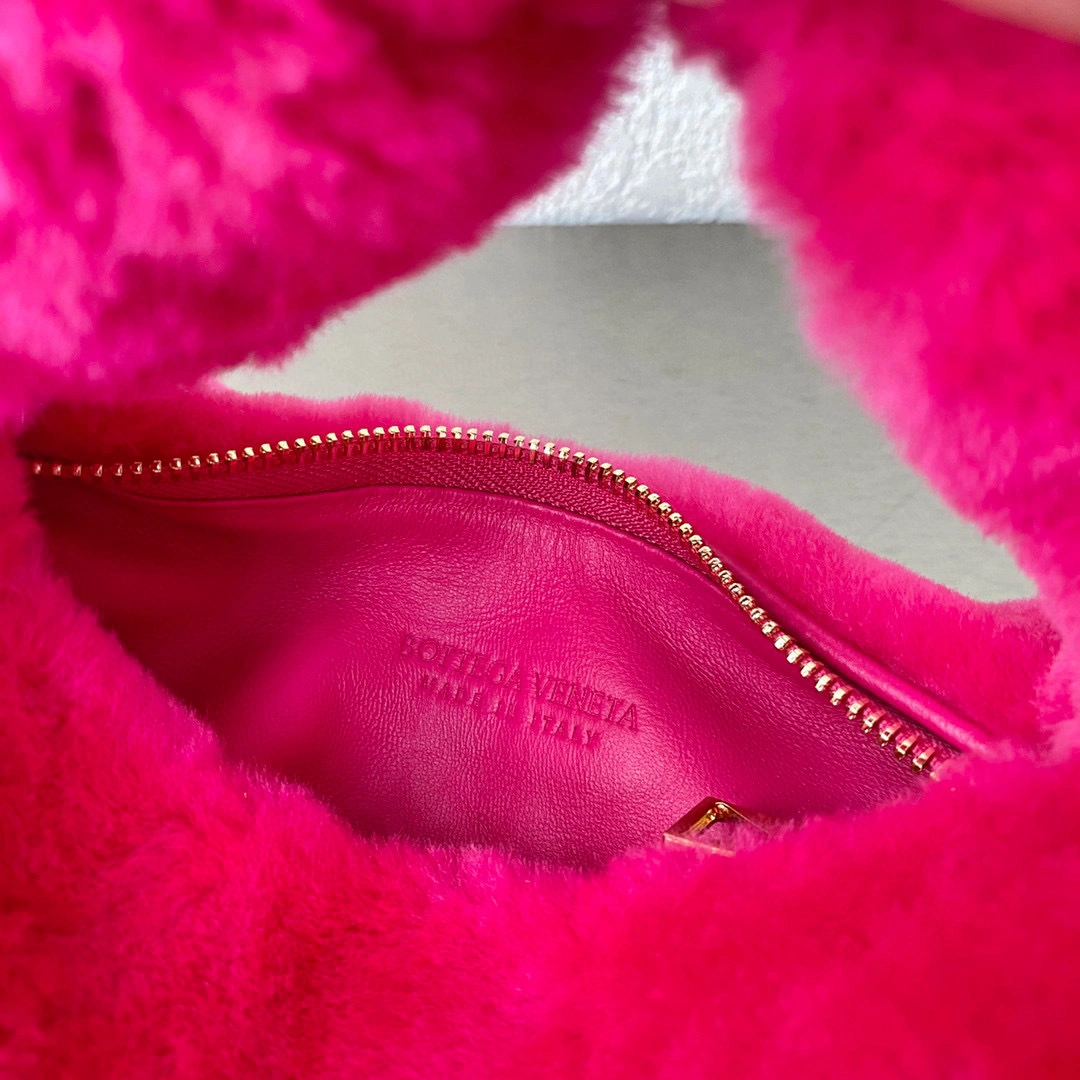 MOMO- high quality version 680697V1C205529 Jodie mini item：B-B598J2122C