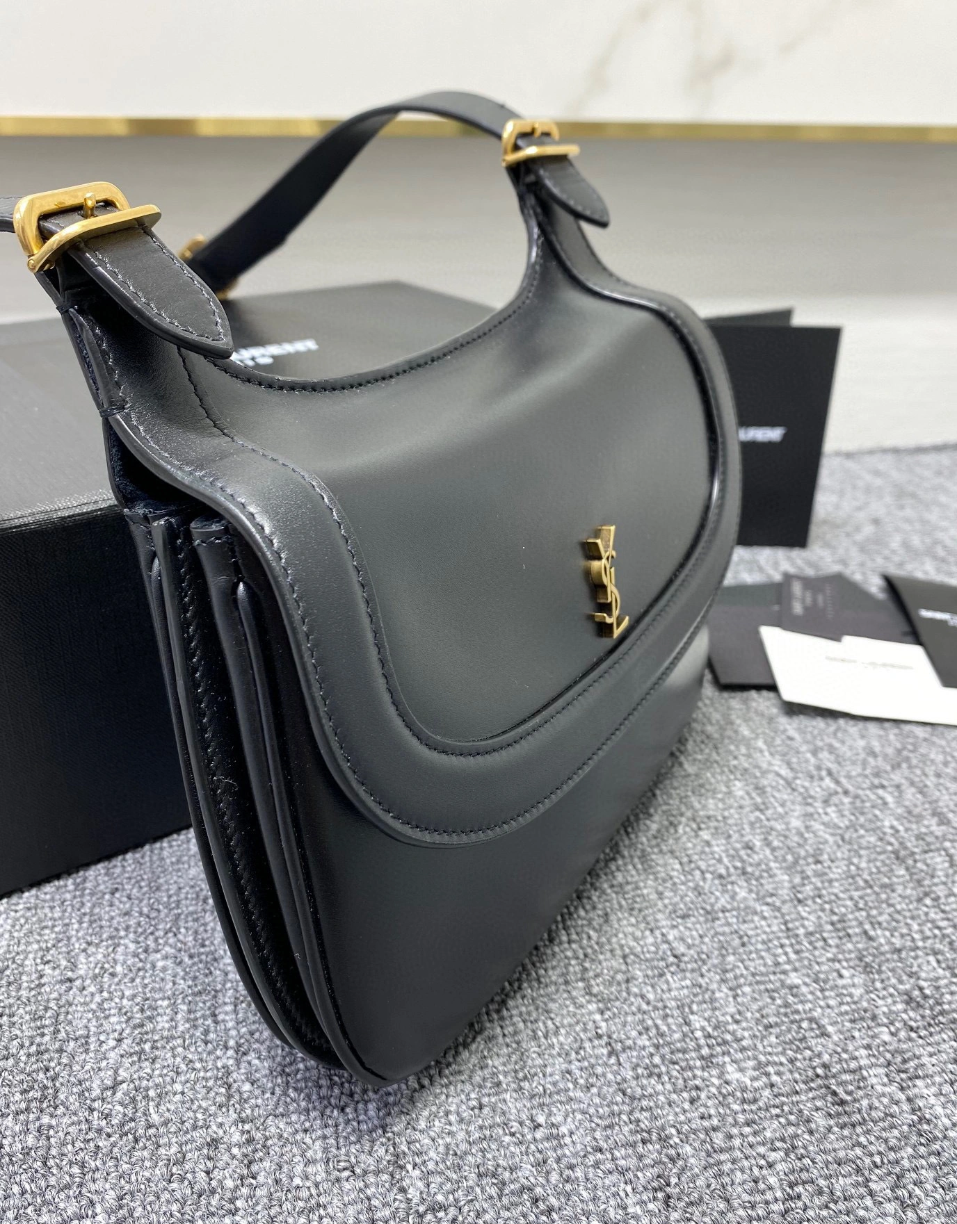 MOMO- high quality version 686742-2R20W-1000 CHARLIE item：B-B000G2913C