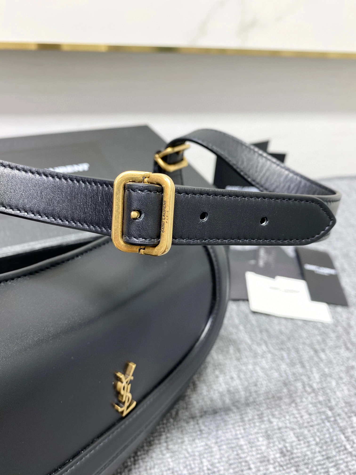 MOMO- high quality version 686742-2R20W-1000 CHARLIE item：B-B000G2913C