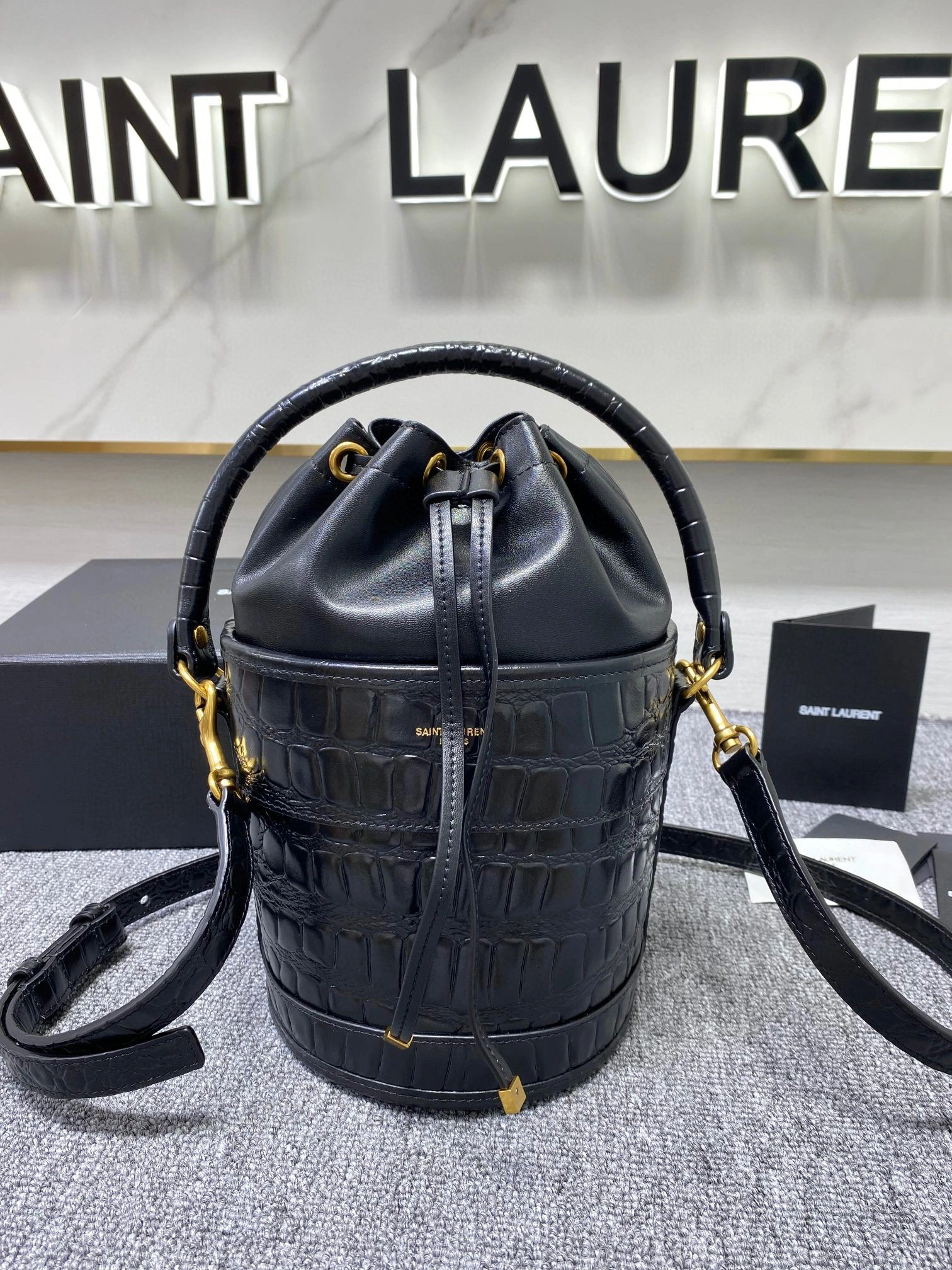 MOMO- high quality version 687733-2US3W-1000 item：B-B000G2917C