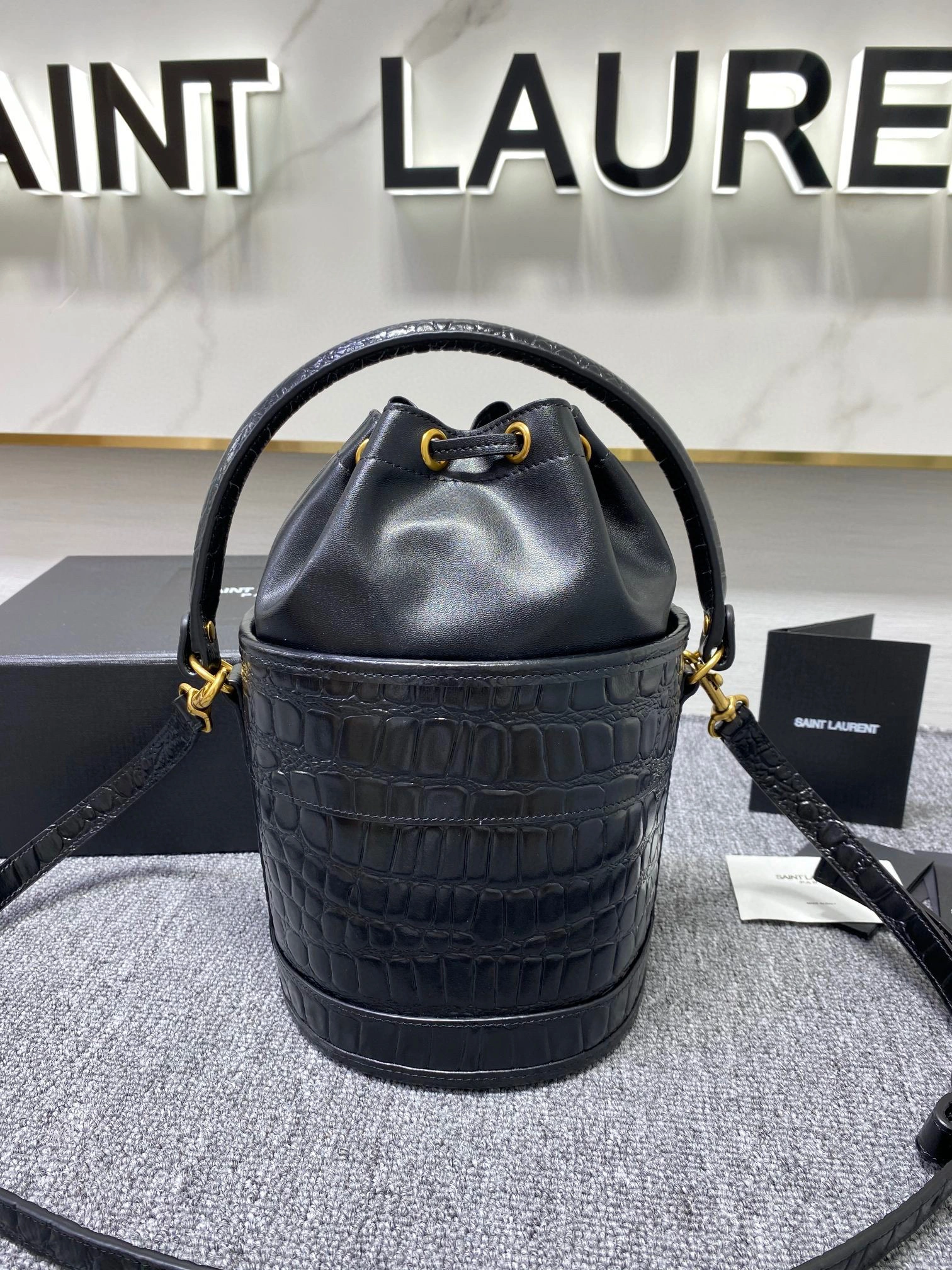 MOMO- high quality version 687733-2US3W-1000 item：B-B000G2917C
