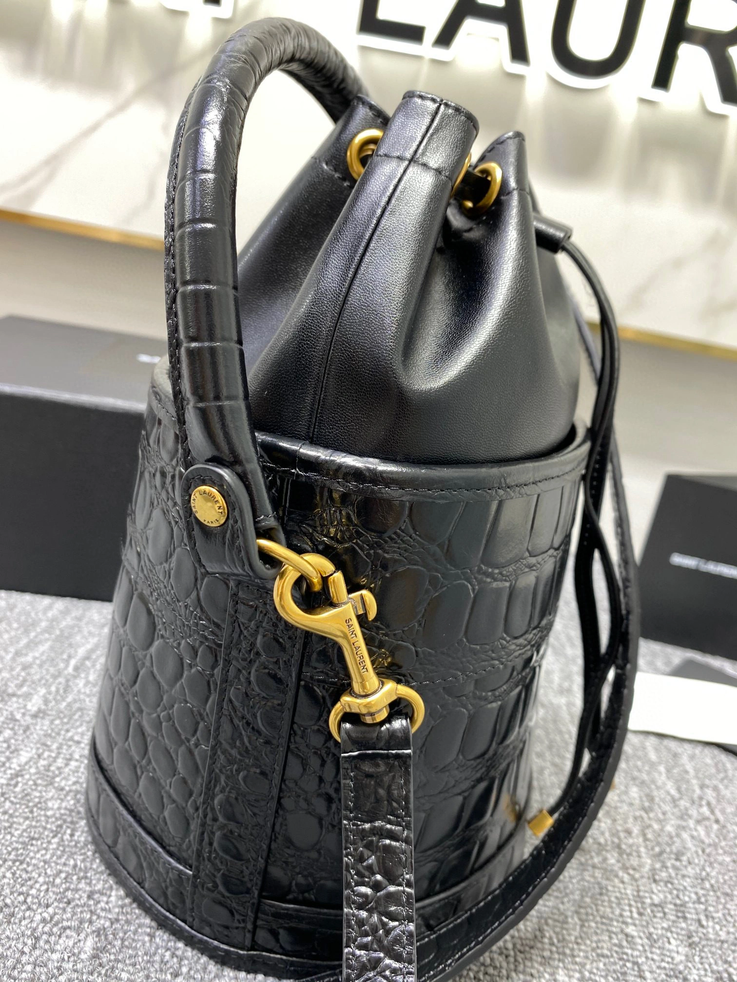 MOMO- high quality version 687733-2US3W-1000 item：B-B000G2917C
