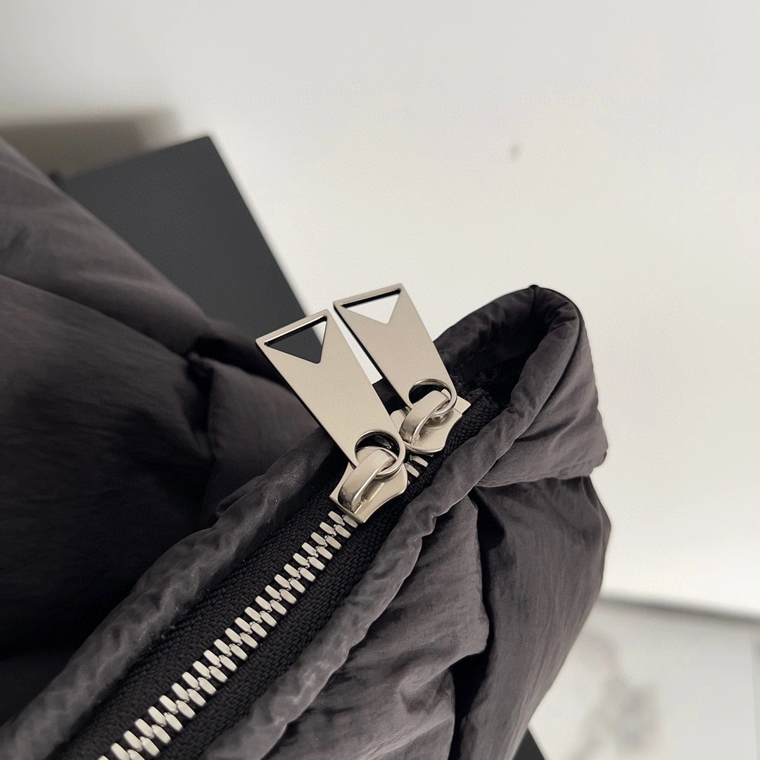 MOMO- high quality version 690891VBO848803 nylon item：B-B063J2617C