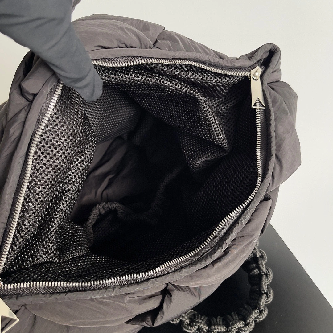 MOMO- high quality version 690891VBO848803 nylon item：B-B063J2617C