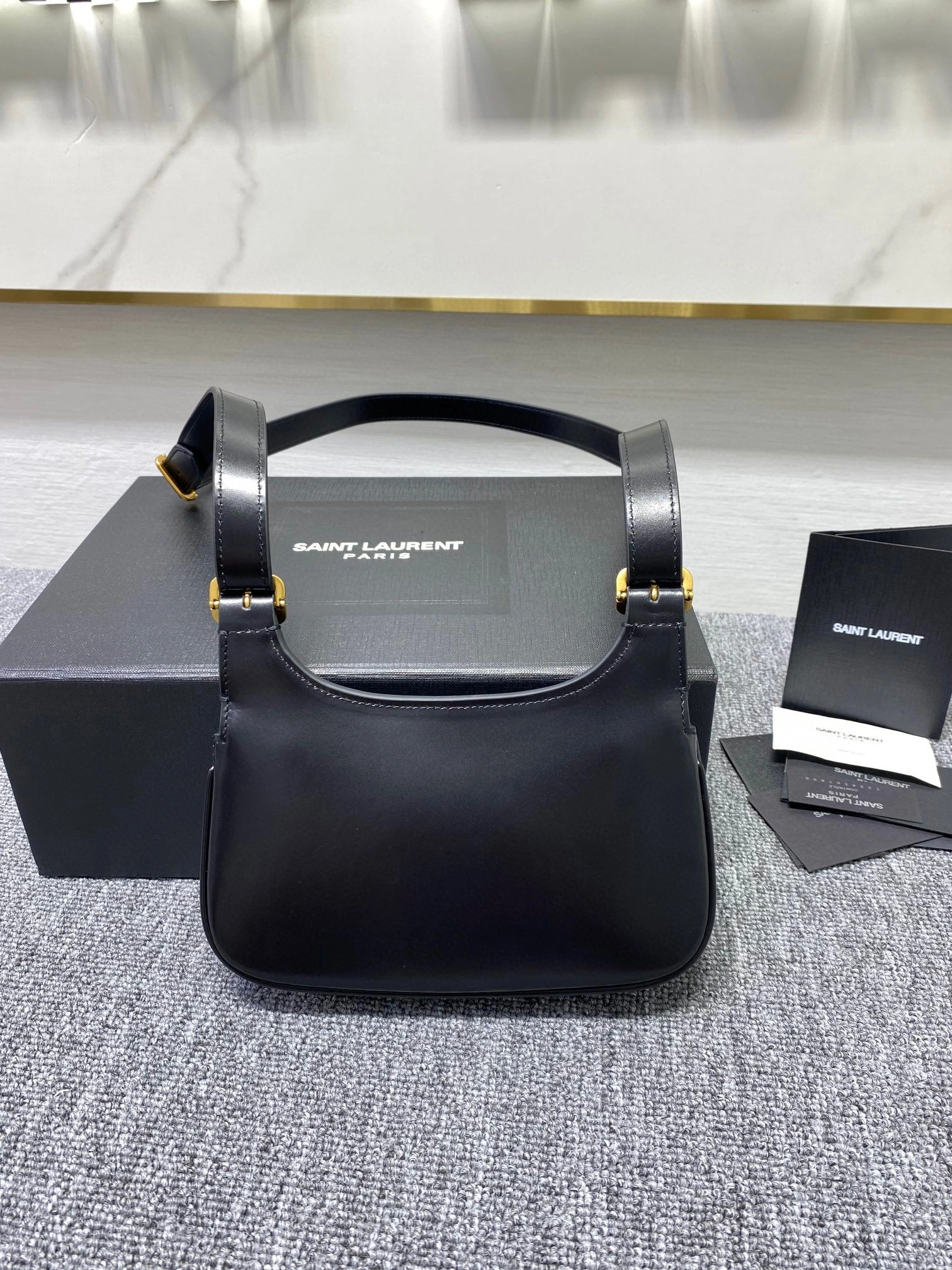 MOMO- high quality version 692796-2R20W-1000 CHARLIE item：B-B000G2914C