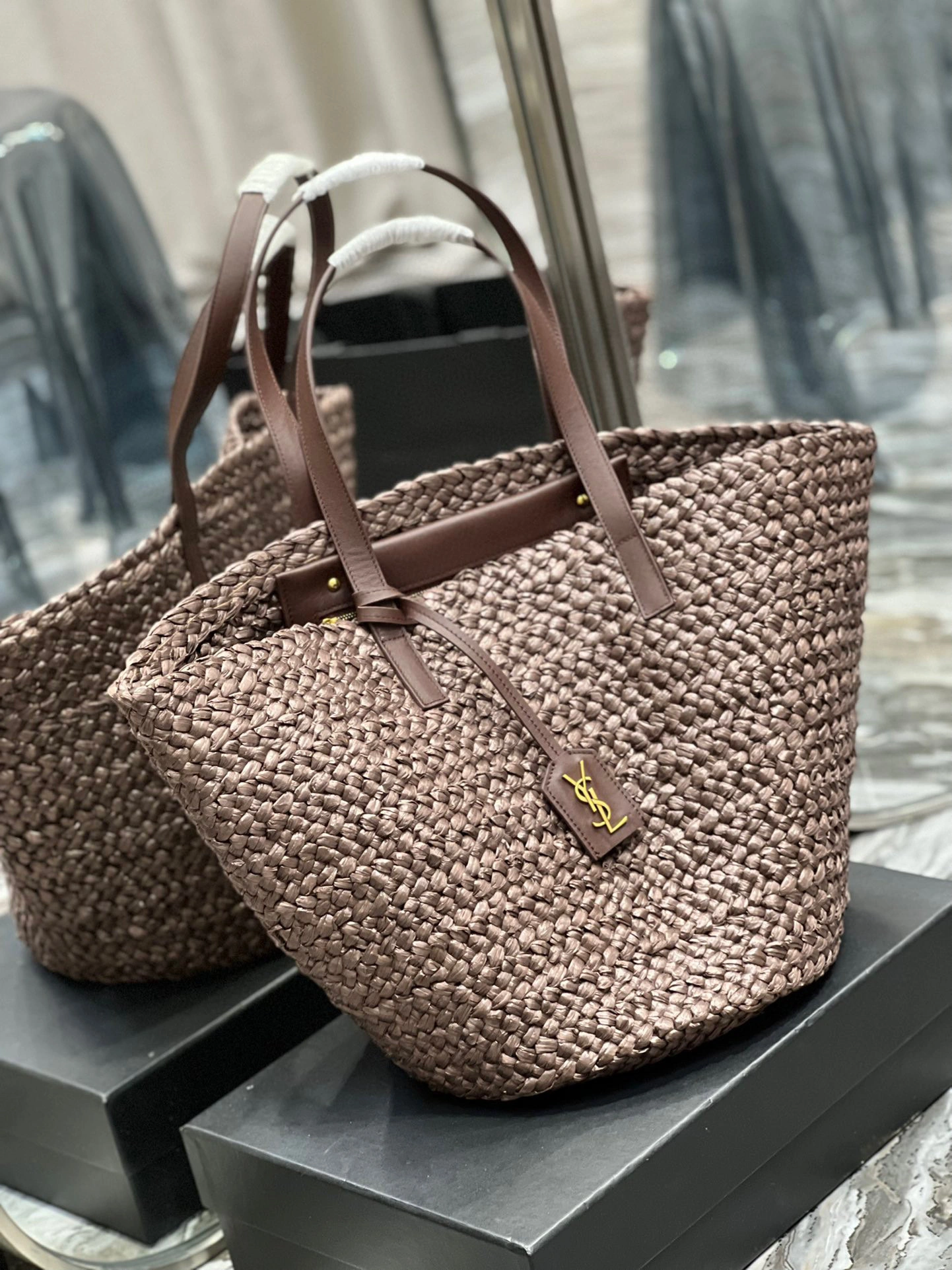 MOMO- high quality version 693242-GQTHJ-2181 item：B-B000I0612C