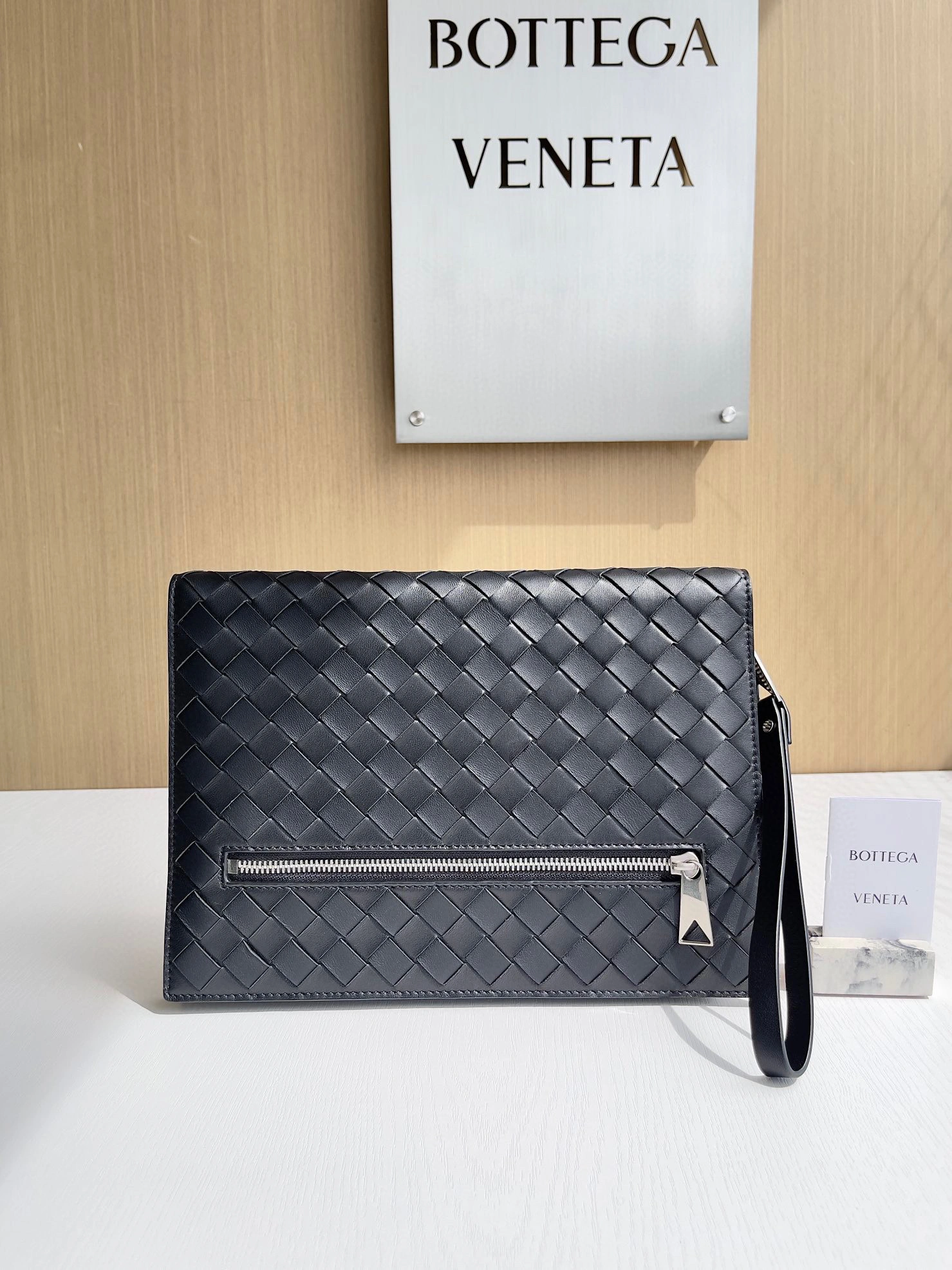 MOMO- high quality version 693675V2E413009 item：B-B063J3010C