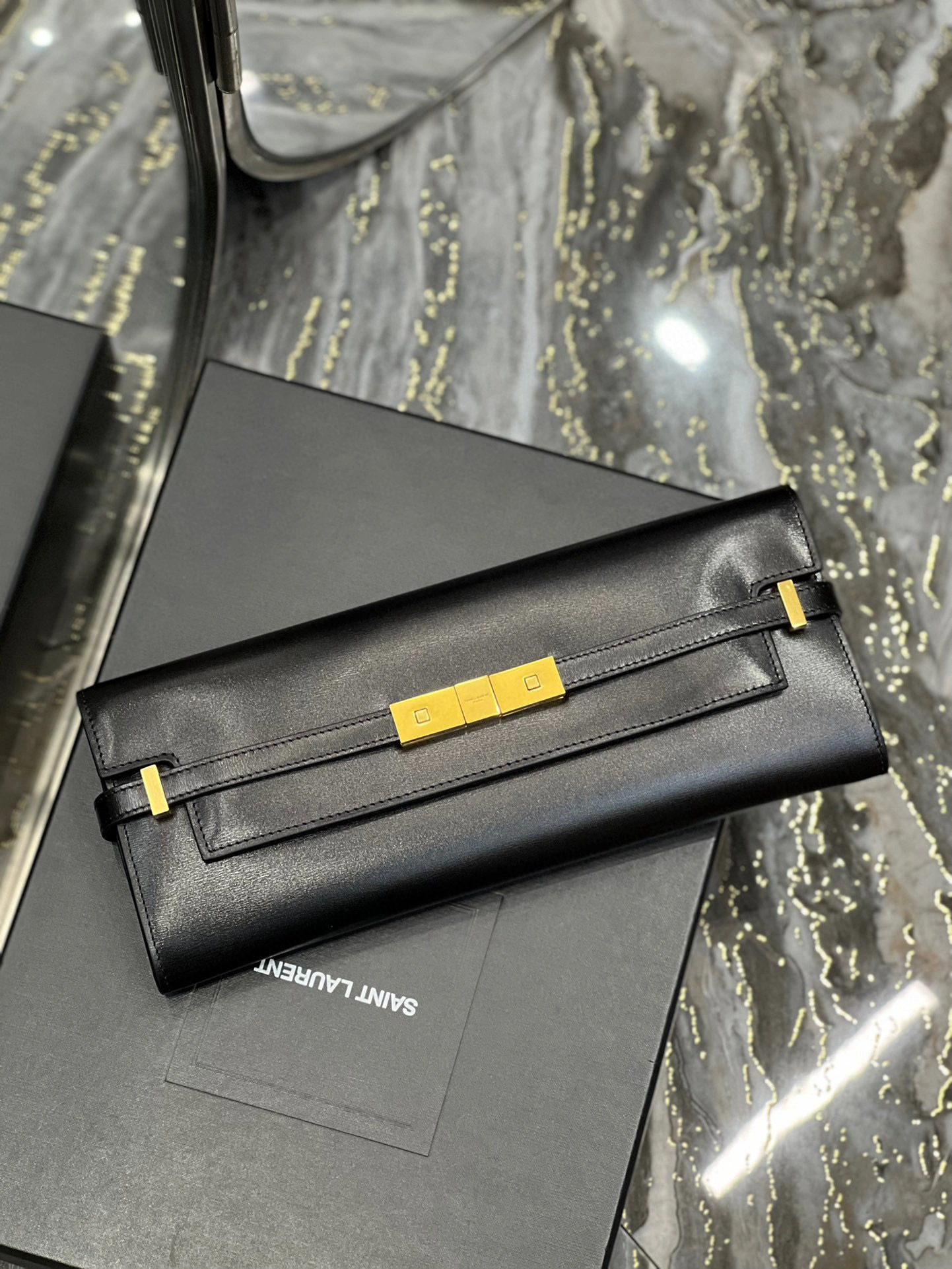 MOMO- high quality version 695949-16C6W-1000 Manhattan Clutch item：B-B000I0414C