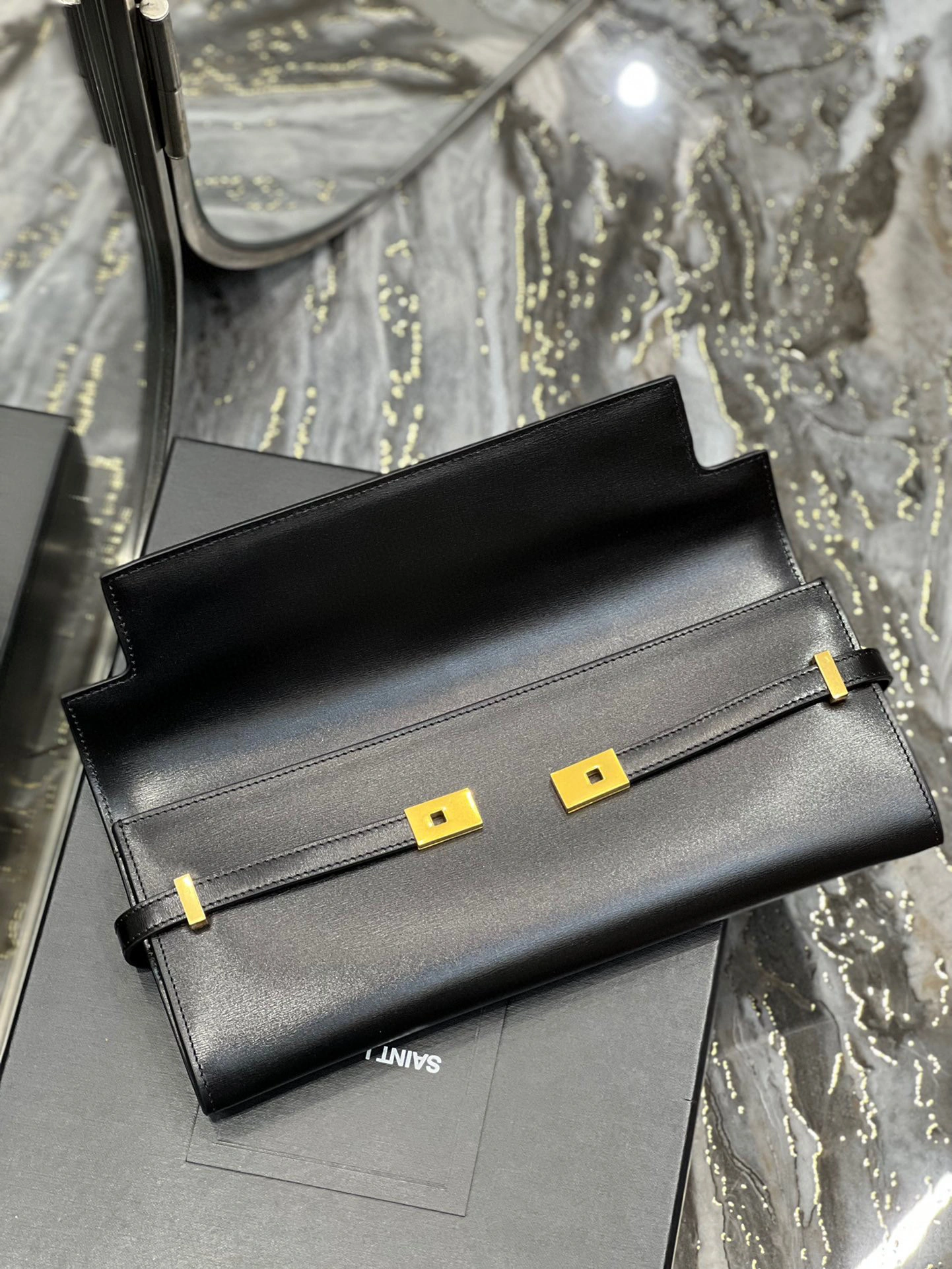 MOMO- high quality version 695949-16C6W-1000 Manhattan Clutch item：B-B000I0414C