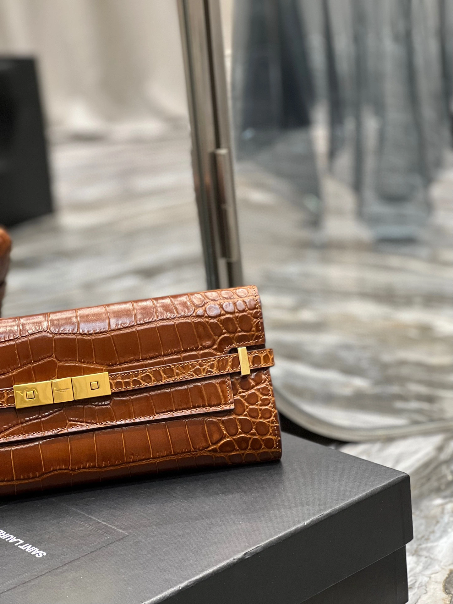 MOMO- high quality version 695949-AAAOH-2591 Manhattan Clutch item：B-B000I0413C