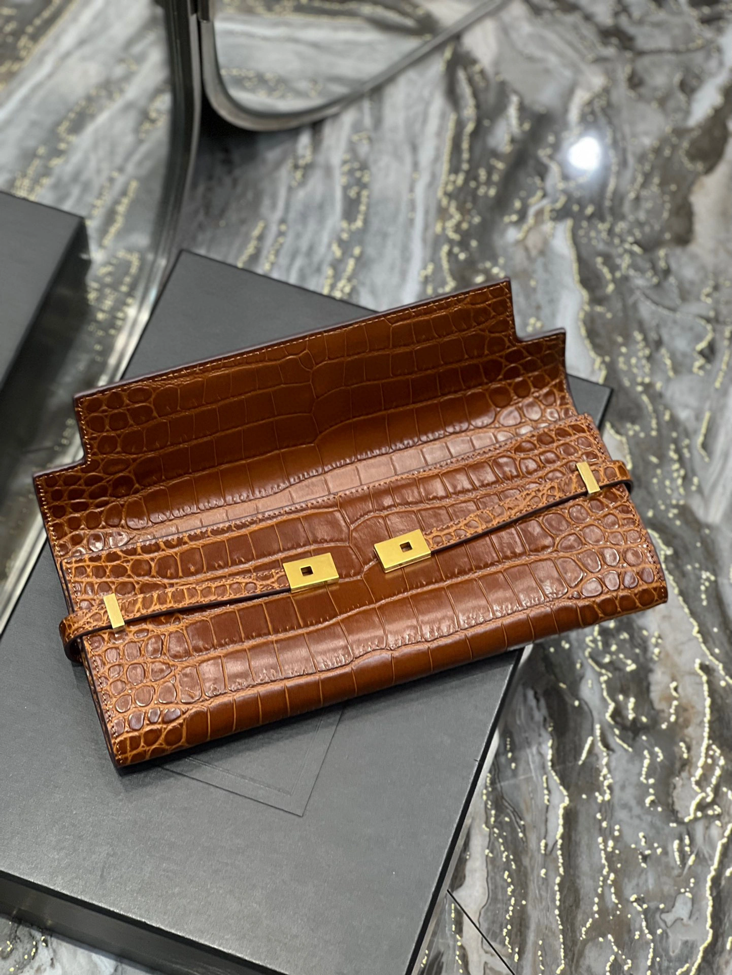 MOMO- high quality version 695949-AAAOH-2591 Manhattan Clutch item：B-B000I0413C
