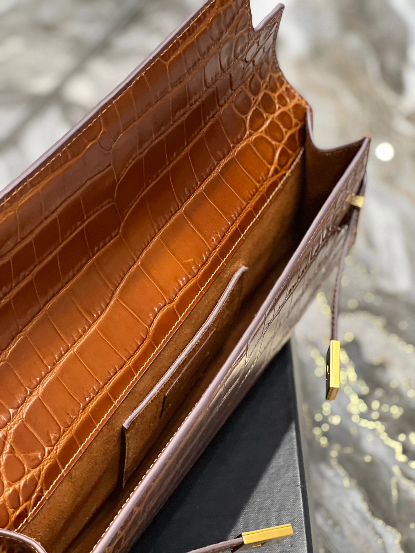 MOMO- high quality version 695949-AAAOH-2591 Manhattan Clutch item：B-B000I0413C