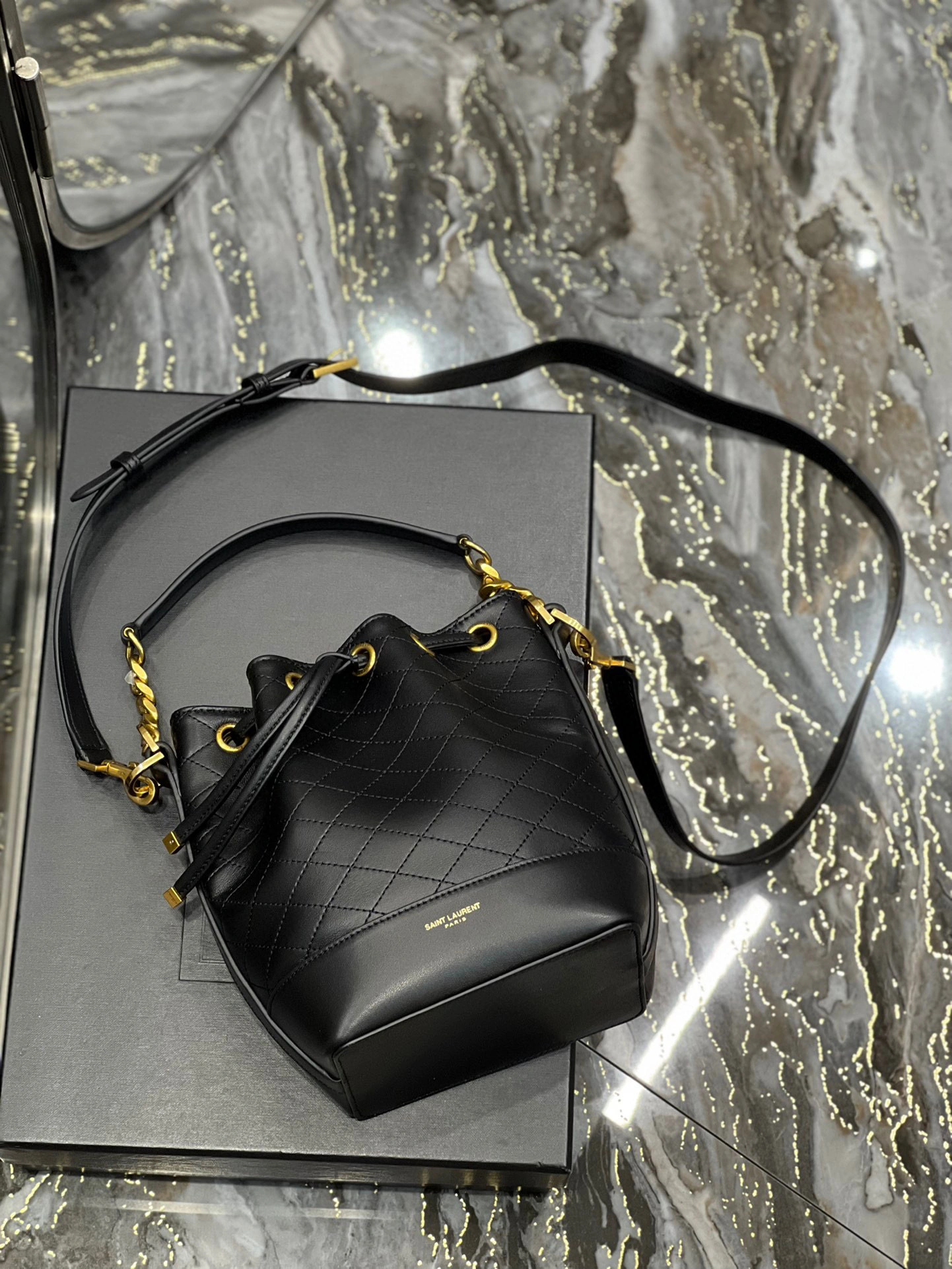 MOMO- high quality version 697640-1EL07-1000 EMMANUELLE cowhide item：B-B000I0943C